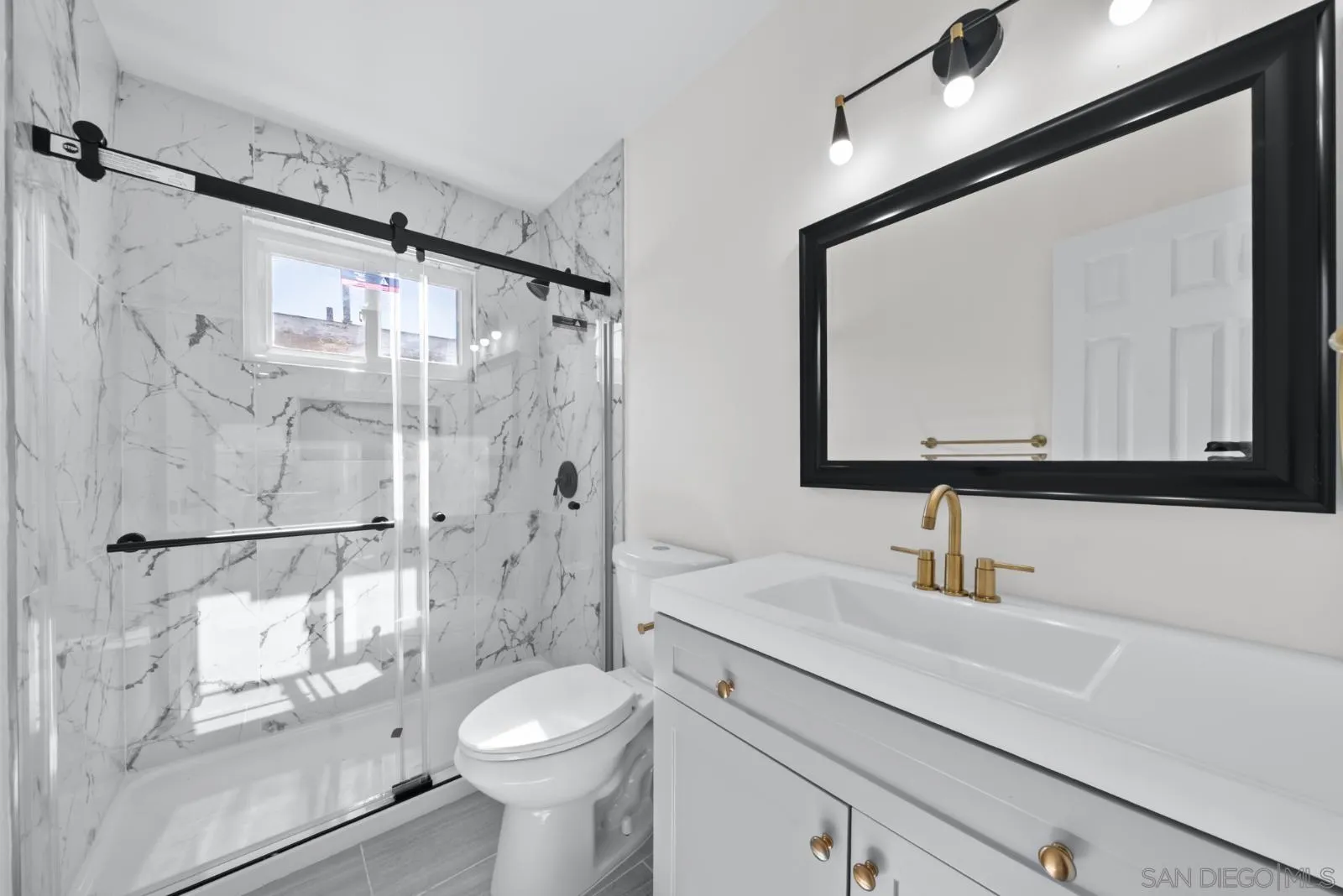 https://cdn.realtyfeed.com/cdn/127/260010389/55176a8f2569f115c7d98e3ae534c2bb.webp