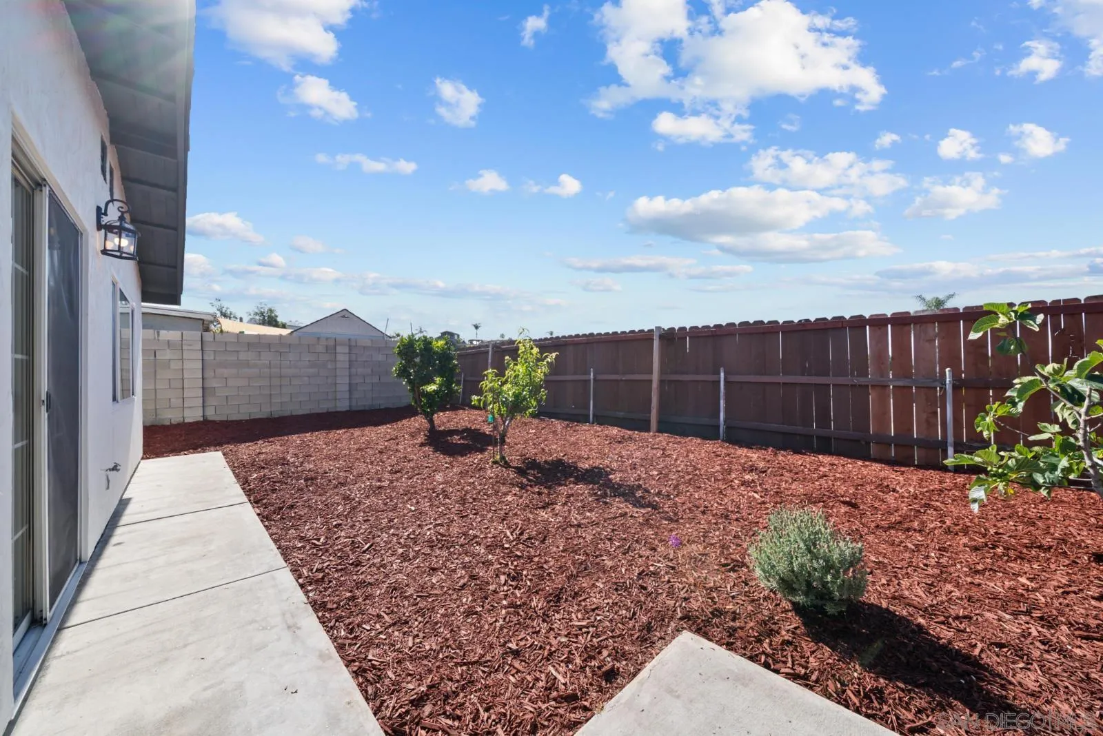 https://cdn.realtyfeed.com/cdn/127/260010389/79c7c5158b464d8e7f137623bbdccf51.webp