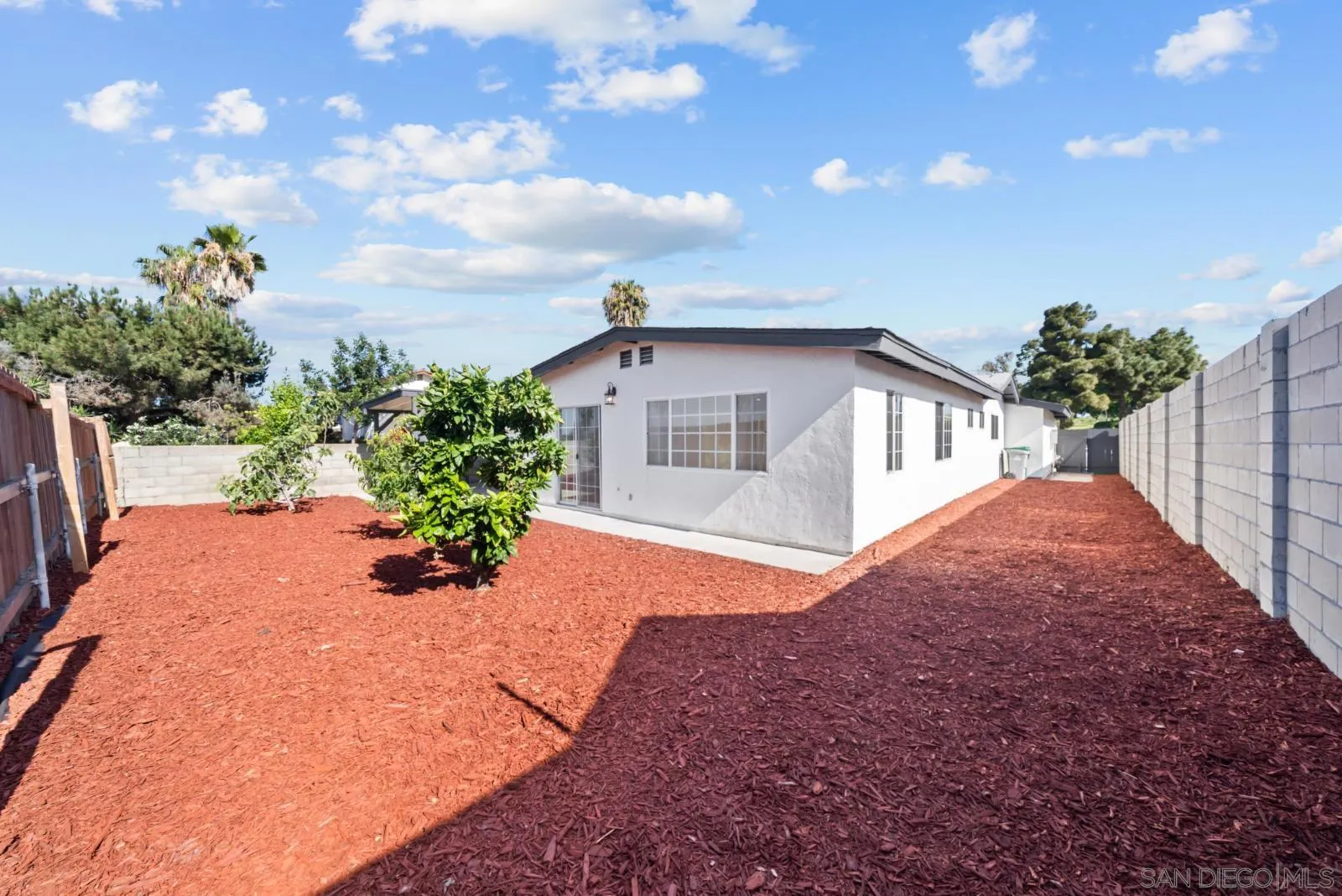 https://cdn.realtyfeed.com/cdn/127/260010389/8ea338758e8c829302599afa7a26cb58.webp