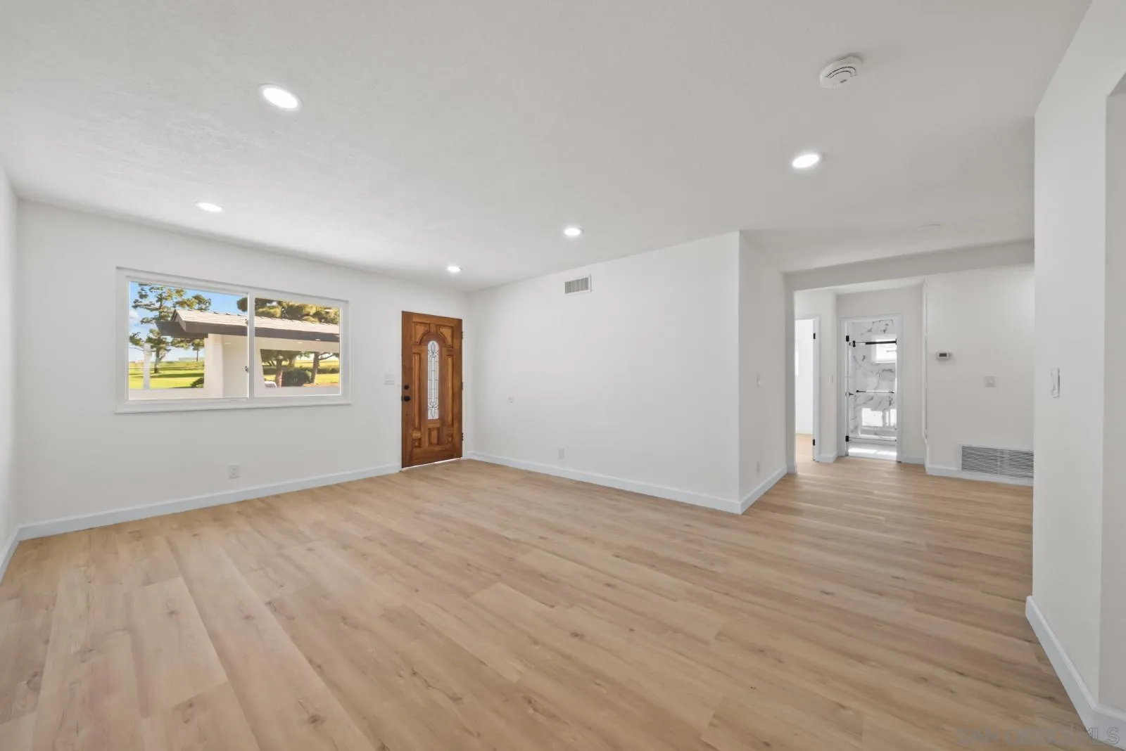 https://cdn.realtyfeed.com/cdn/127/260010389/903752d0681221b84c7fc01410b389aa.webp