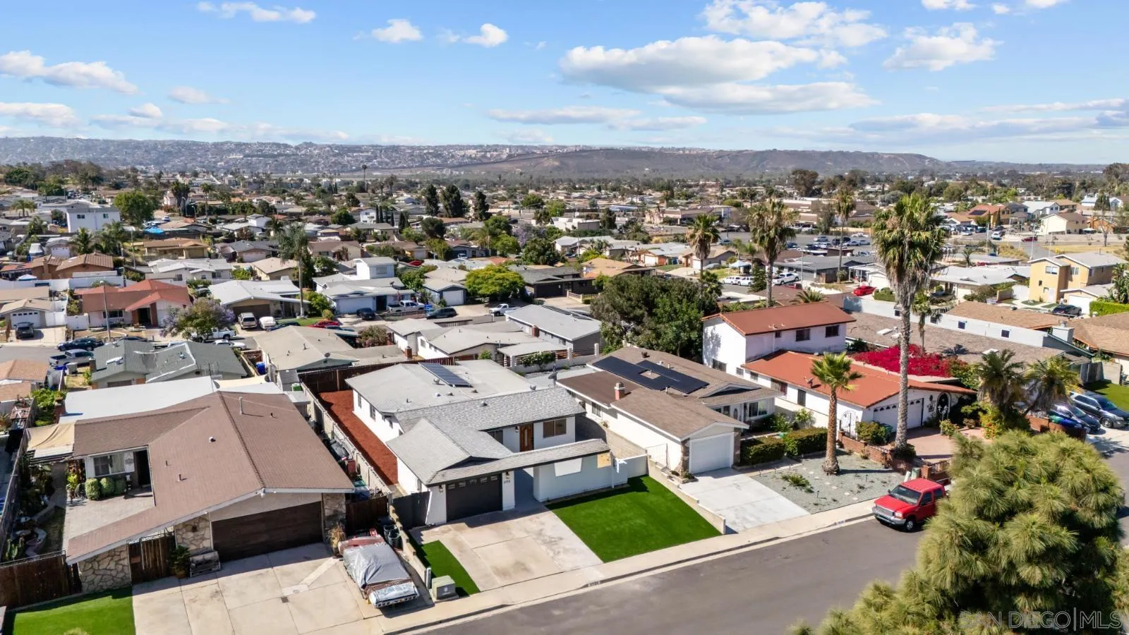 https://cdn.realtyfeed.com/cdn/127/260010389/afef6d417f620a850154bbc596eb2bd8.webp