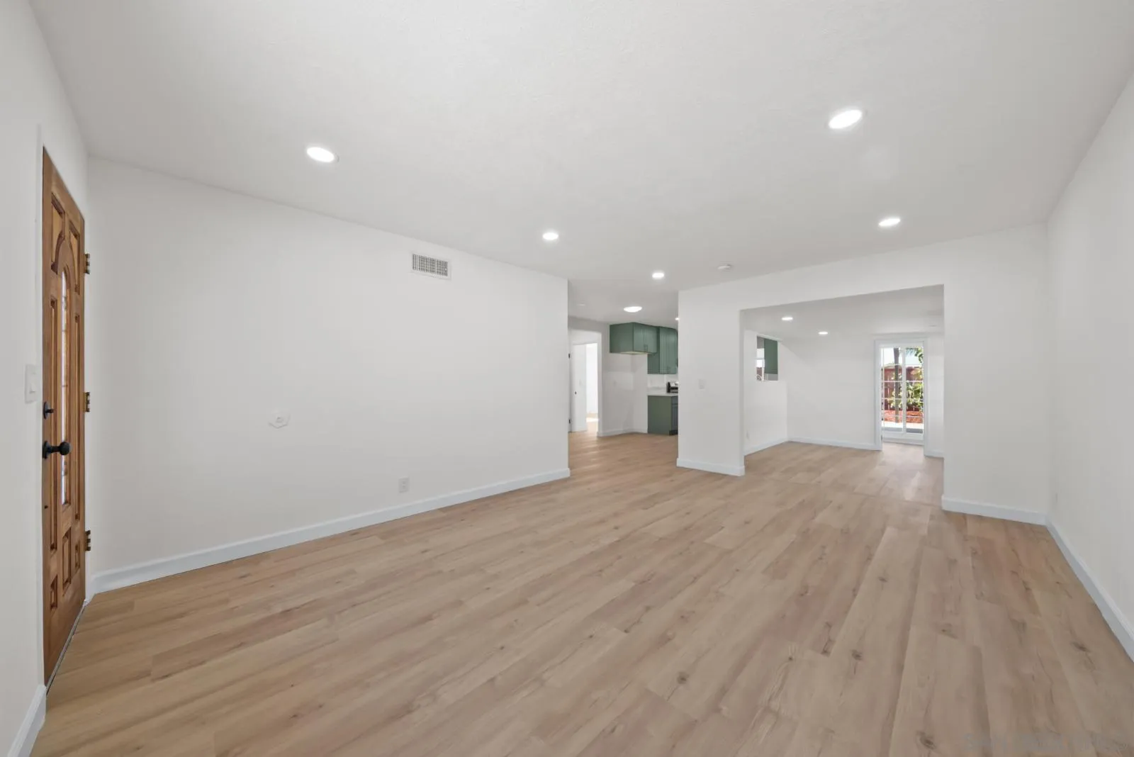 https://cdn.realtyfeed.com/cdn/127/260010389/c9806c781279dcb8aa7c6afb2d4a9a60.webp