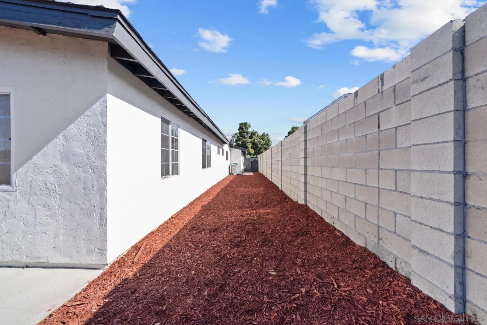 https://cdn.realtyfeed.com/cdn/127/260010389/de6a9c1b625abae40cfc7a54d1e0f667.webp