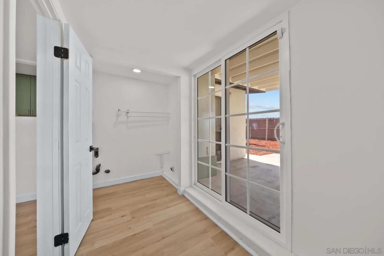 https://cdn.realtyfeed.com/cdn/127/260010389/e4630e91be457e9bf53d45164e23fc31.webp
