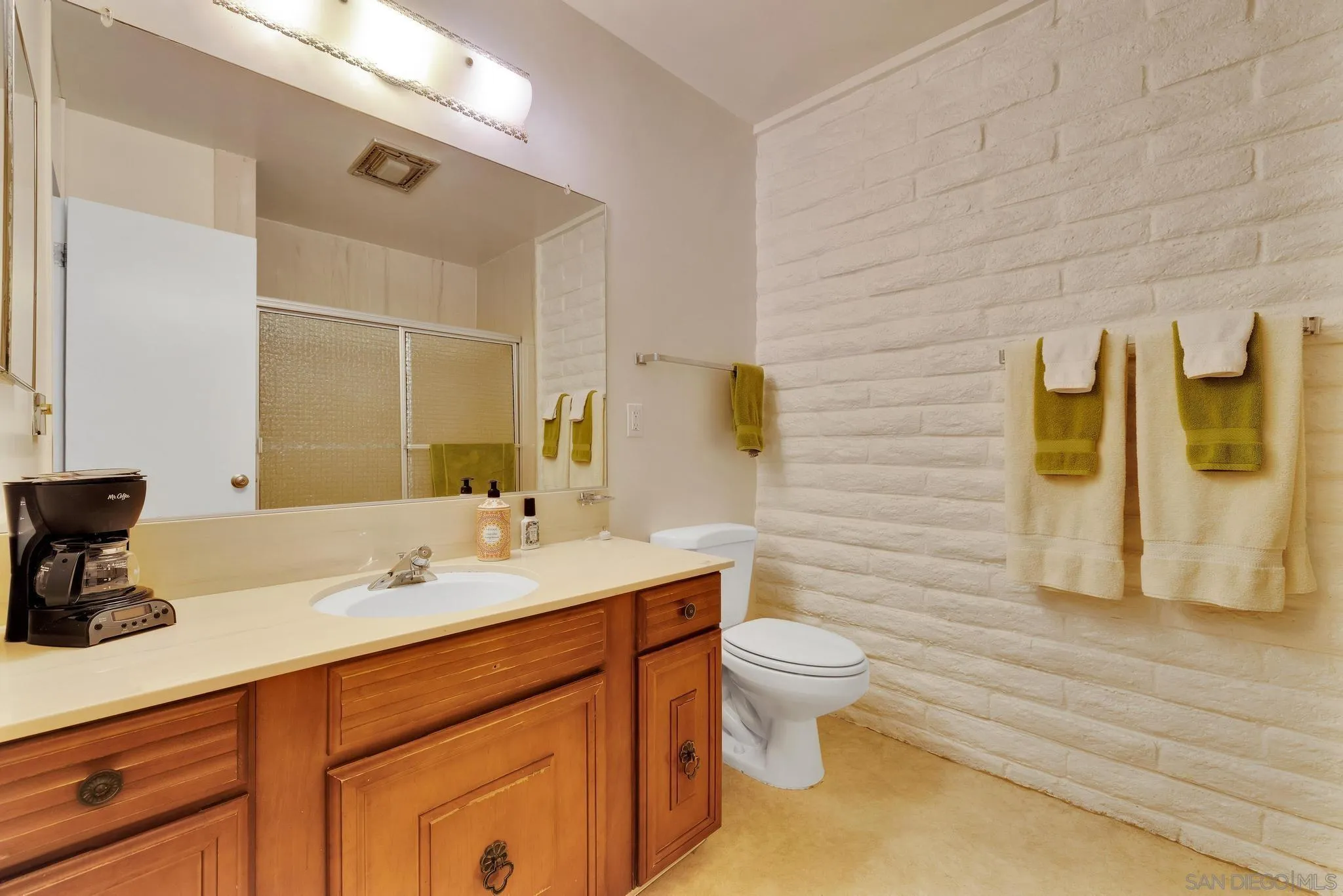Photo #22: 260010396 Listing: Photo #22