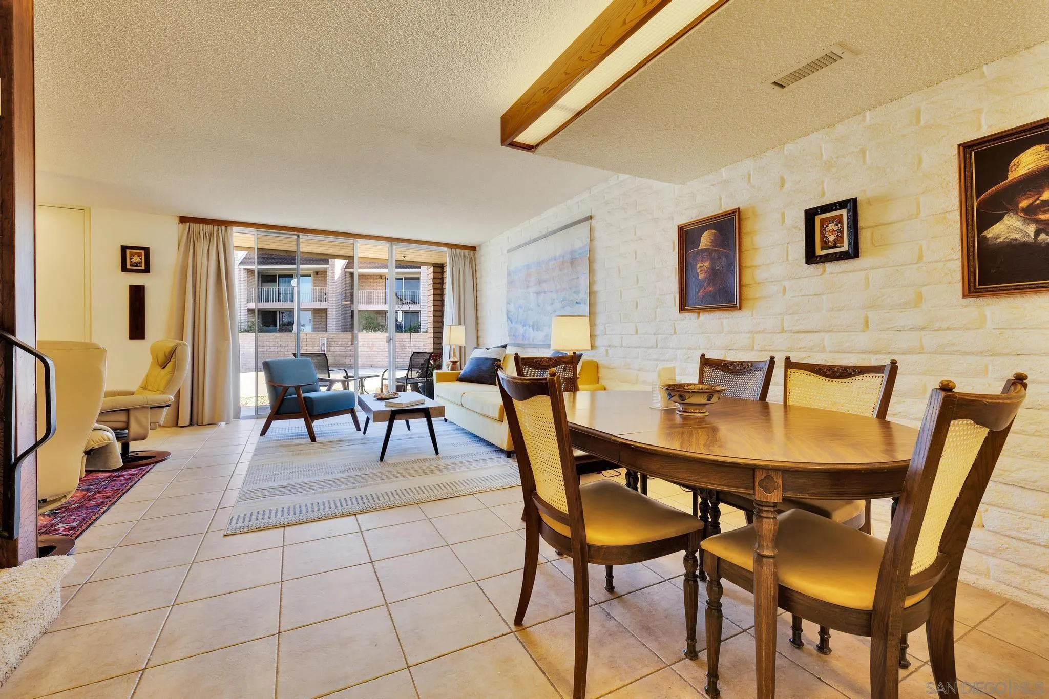 Photo #4: 260010396 Listing: Photo #4