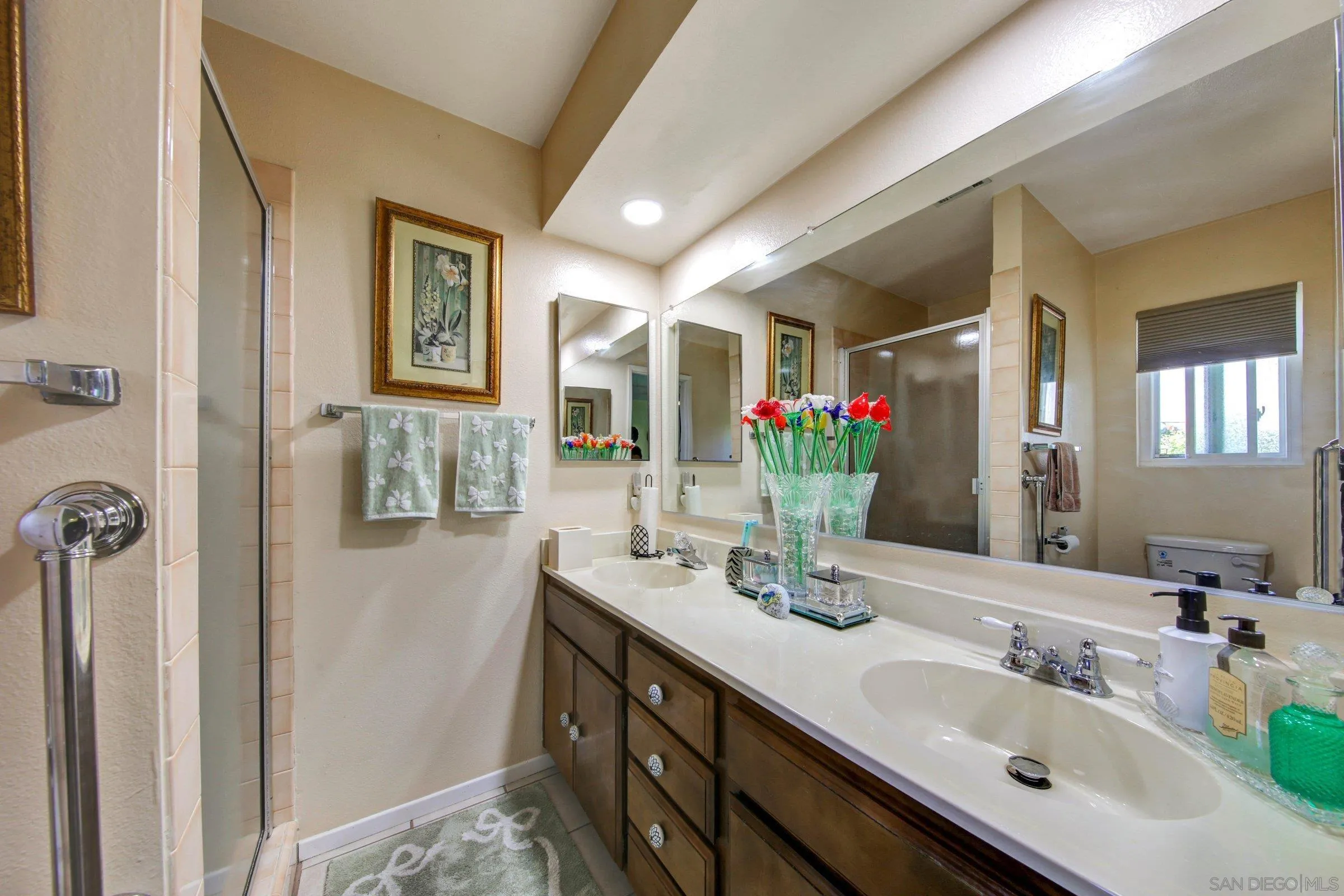 https://cdn.realtyfeed.com/cdn/127/260010397/8e7137d4930938701e93276121bcbd2c.webp