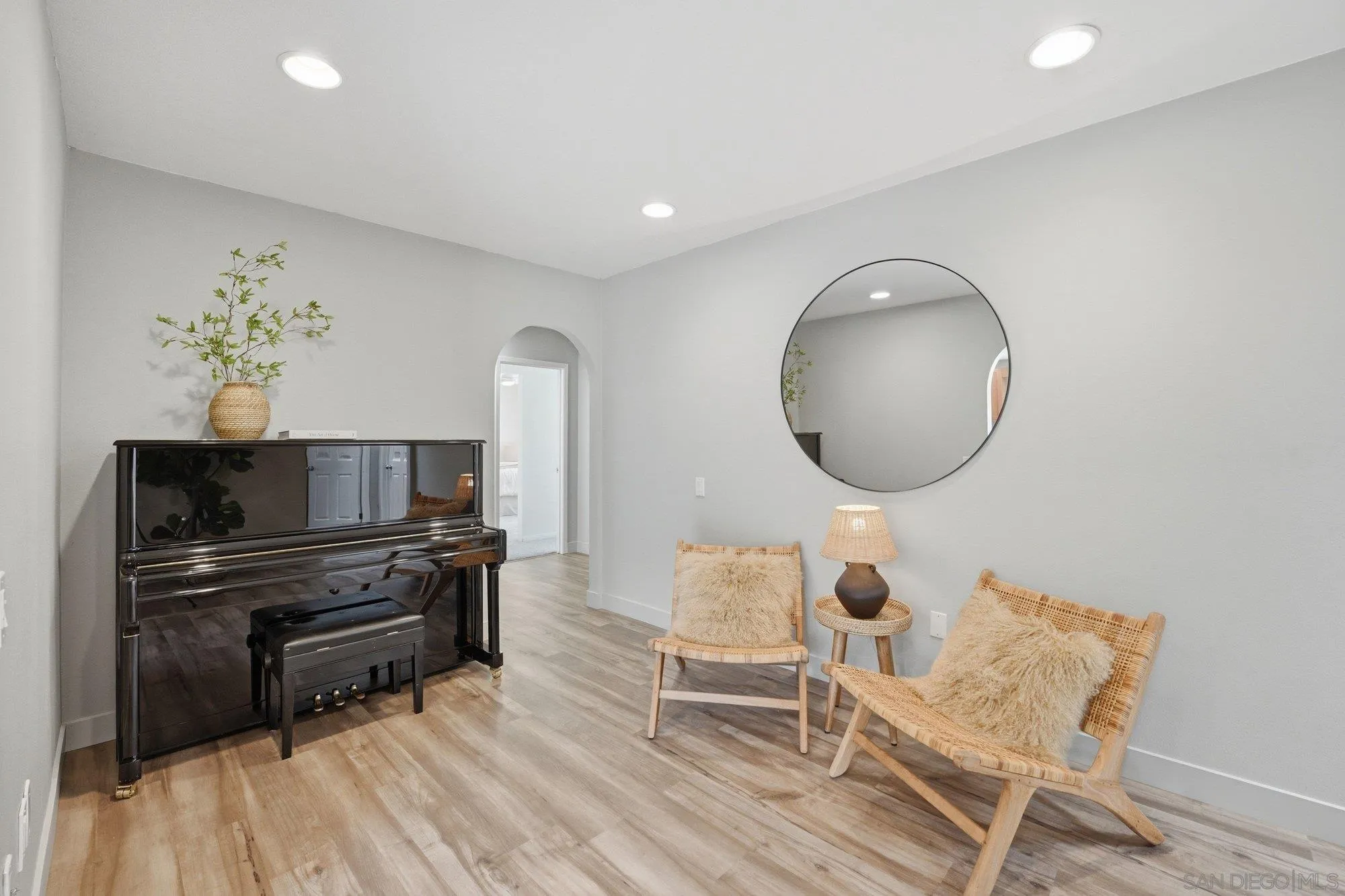 https://cdn.realtyfeed.com/cdn/127/260010398/5f822e85172b5c61007dbfb243795506.webp