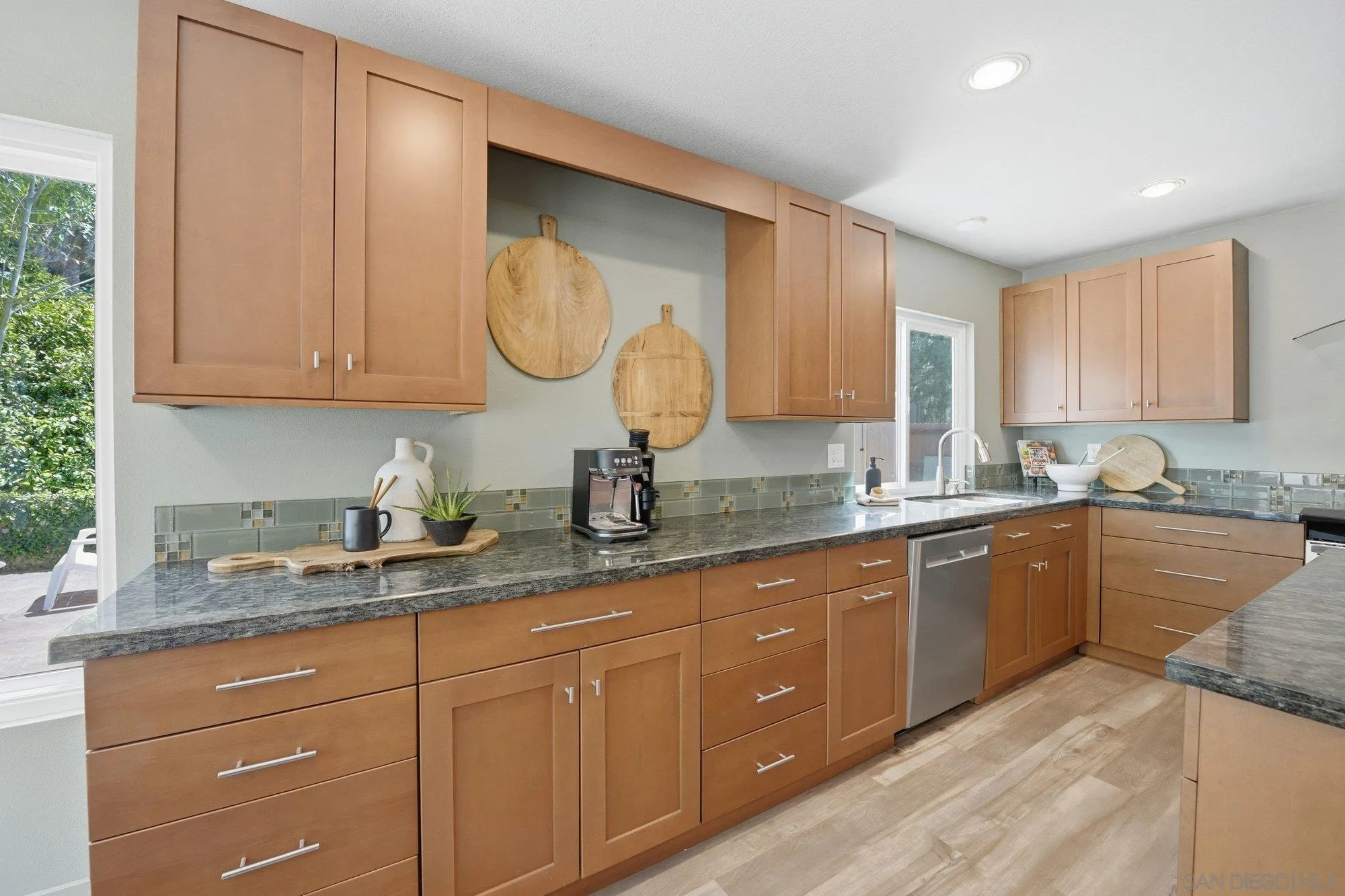 https://cdn.realtyfeed.com/cdn/127/260010398/ea28255138ee5942910ad423cf60c8f3.webp