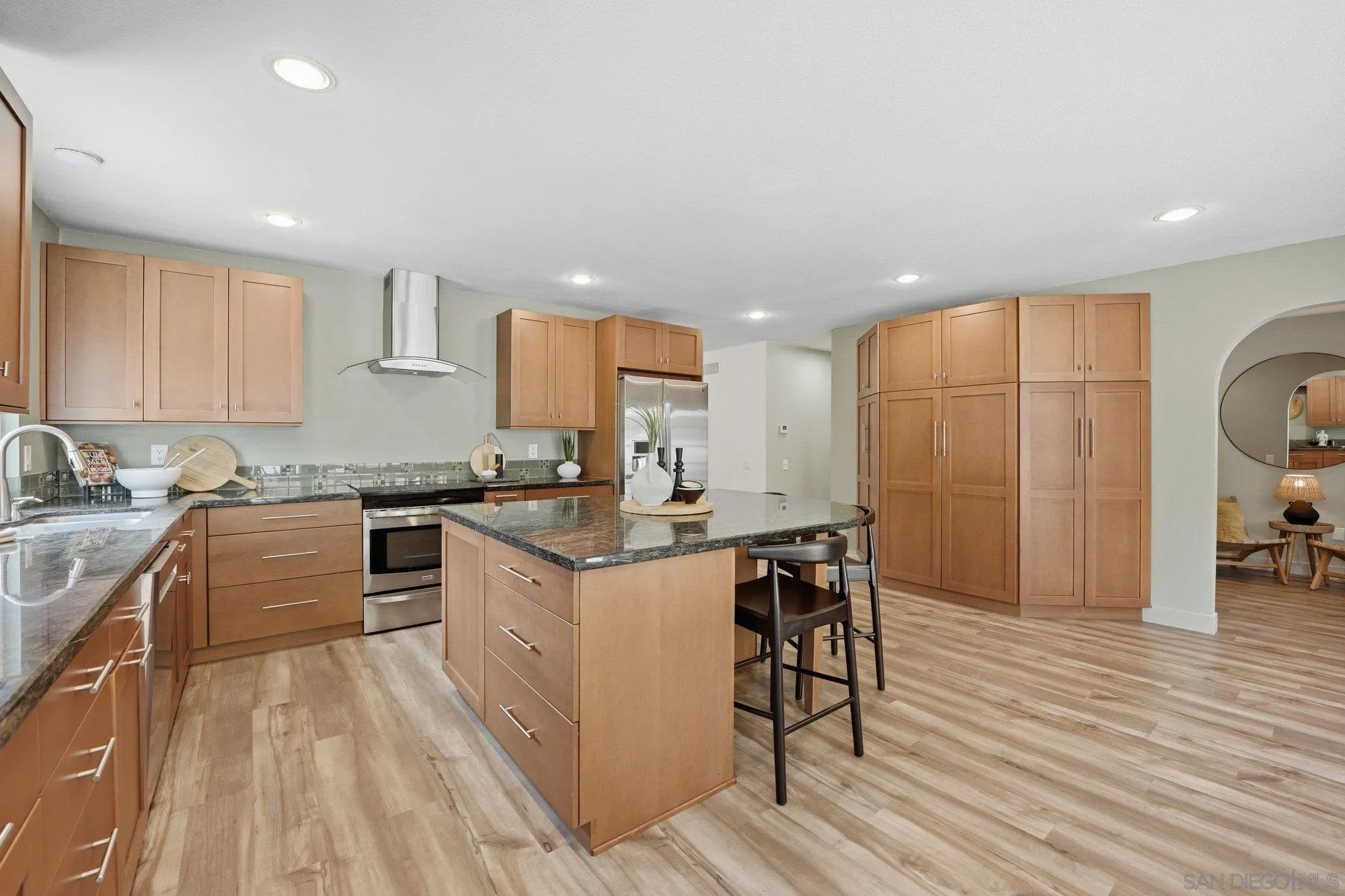 https://cdn.realtyfeed.com/cdn/127/260010398/ed781a83e60dc28d8198eb6e31d545f6.webp