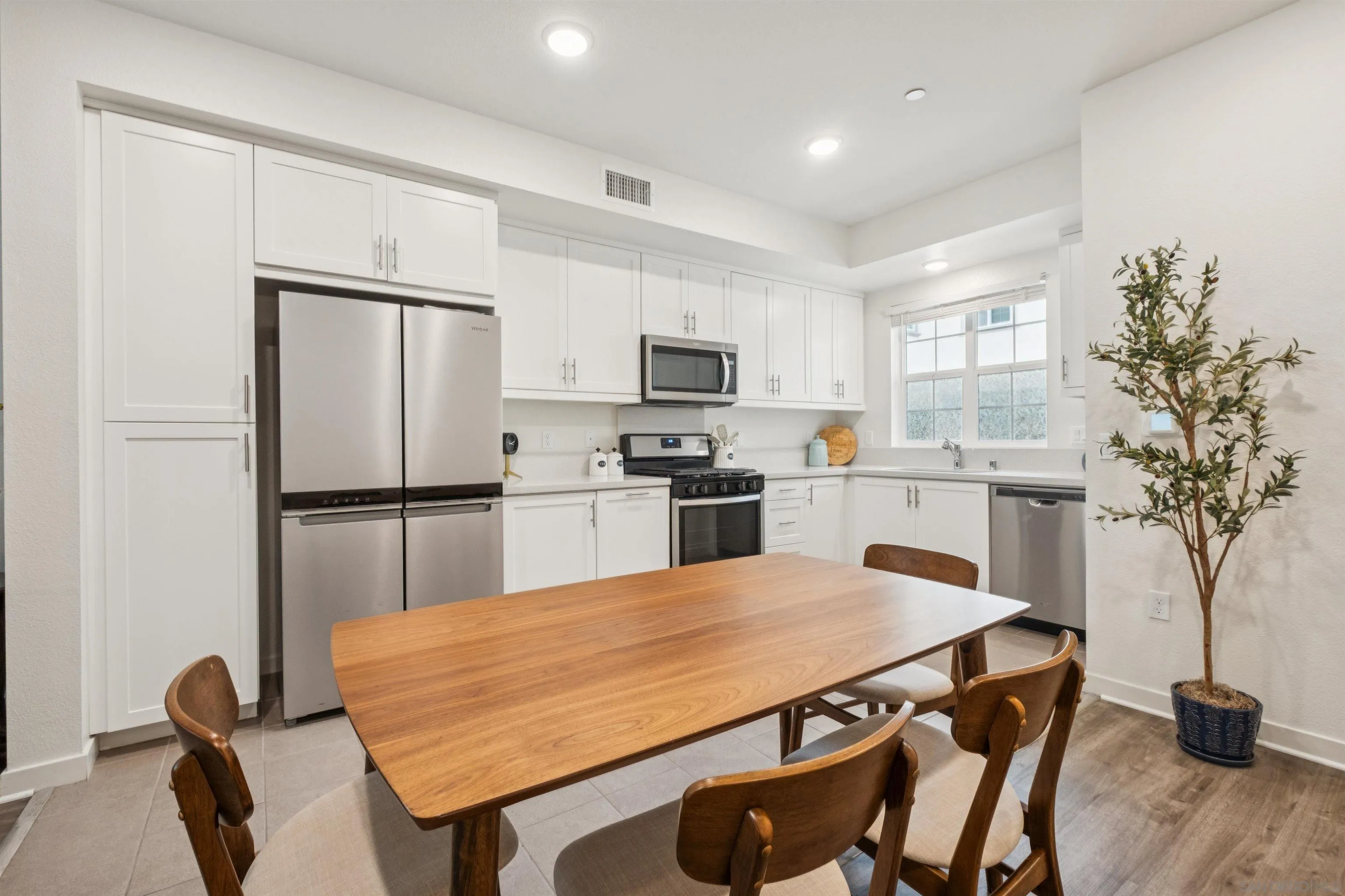Photo #8: 260010401 Listing: Photo #8