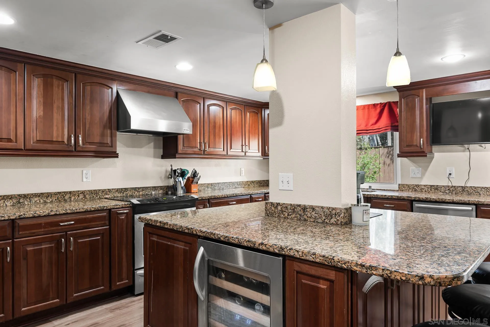 https://cdn.realtyfeed.com/cdn/127/260010404/2b6589ed90156a5262d9f29bae31870c.webp