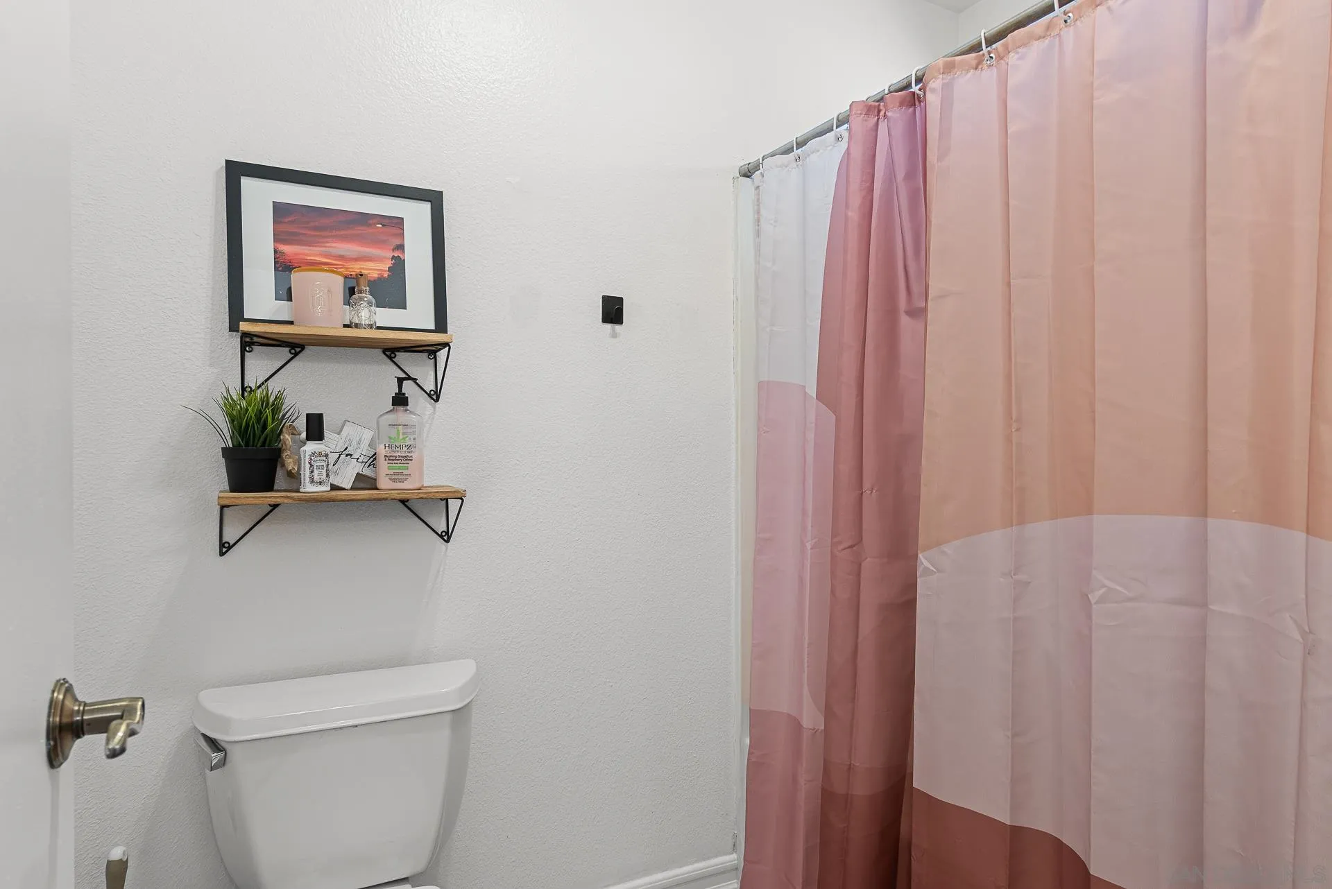 https://cdn.realtyfeed.com/cdn/127/260010404/4868f72631d0ab9c085015317e3094d2.webp