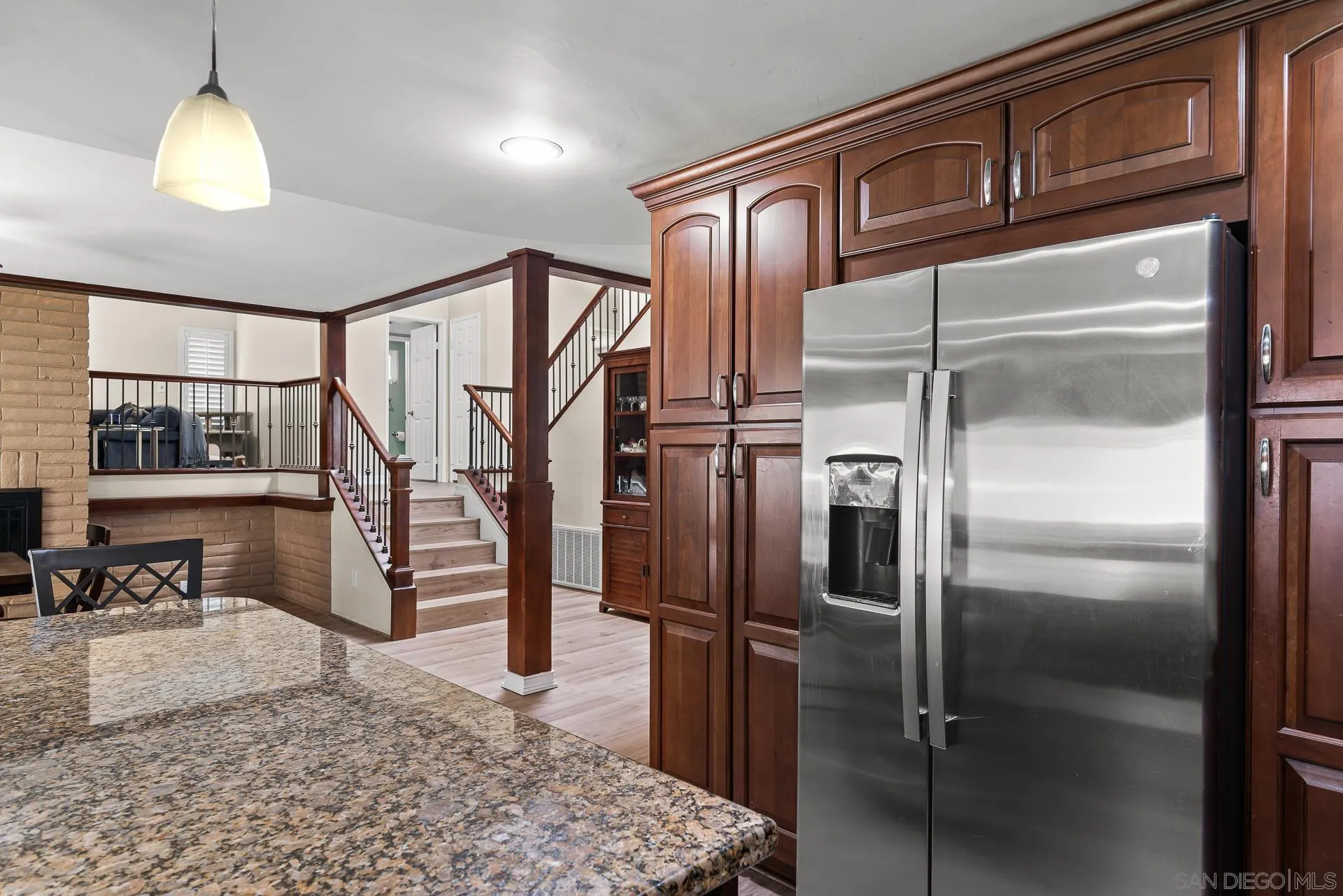 https://cdn.realtyfeed.com/cdn/127/260010404/49e8ae34b48caf3384fd9fc8472a4612.webp