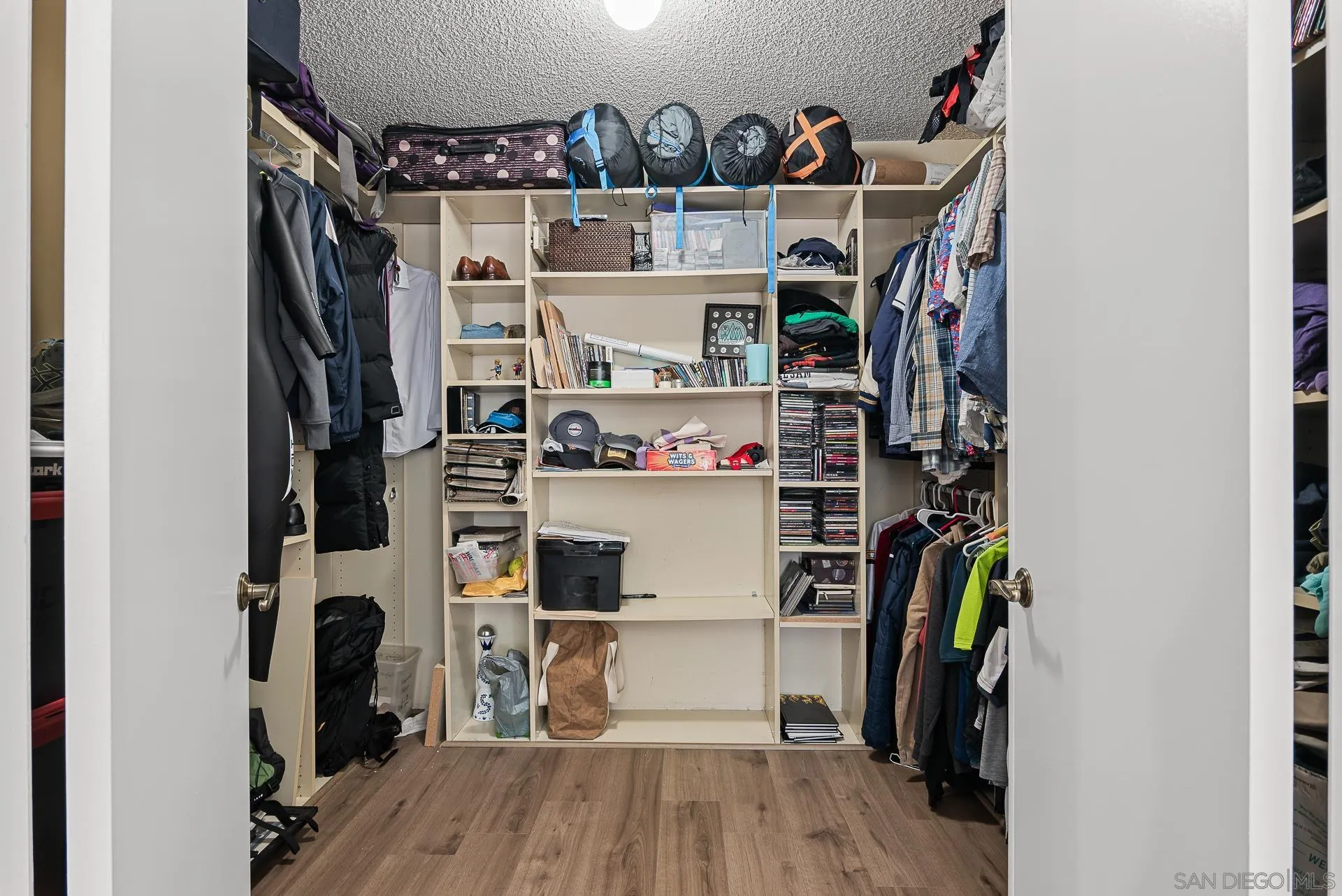 https://cdn.realtyfeed.com/cdn/127/260010404/57fb13b16608c6254c8a9aa537e00bbf.webp