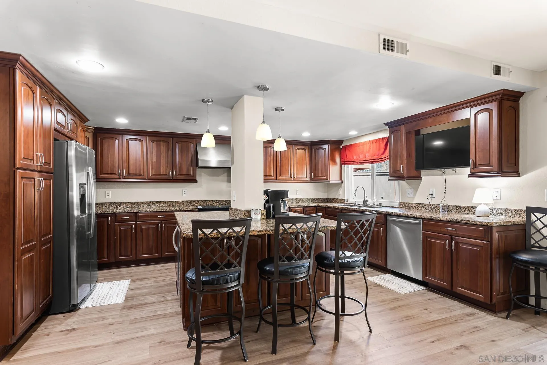 https://cdn.realtyfeed.com/cdn/127/260010404/6ed7fde576735d71f9877b0964ba8fbb.webp