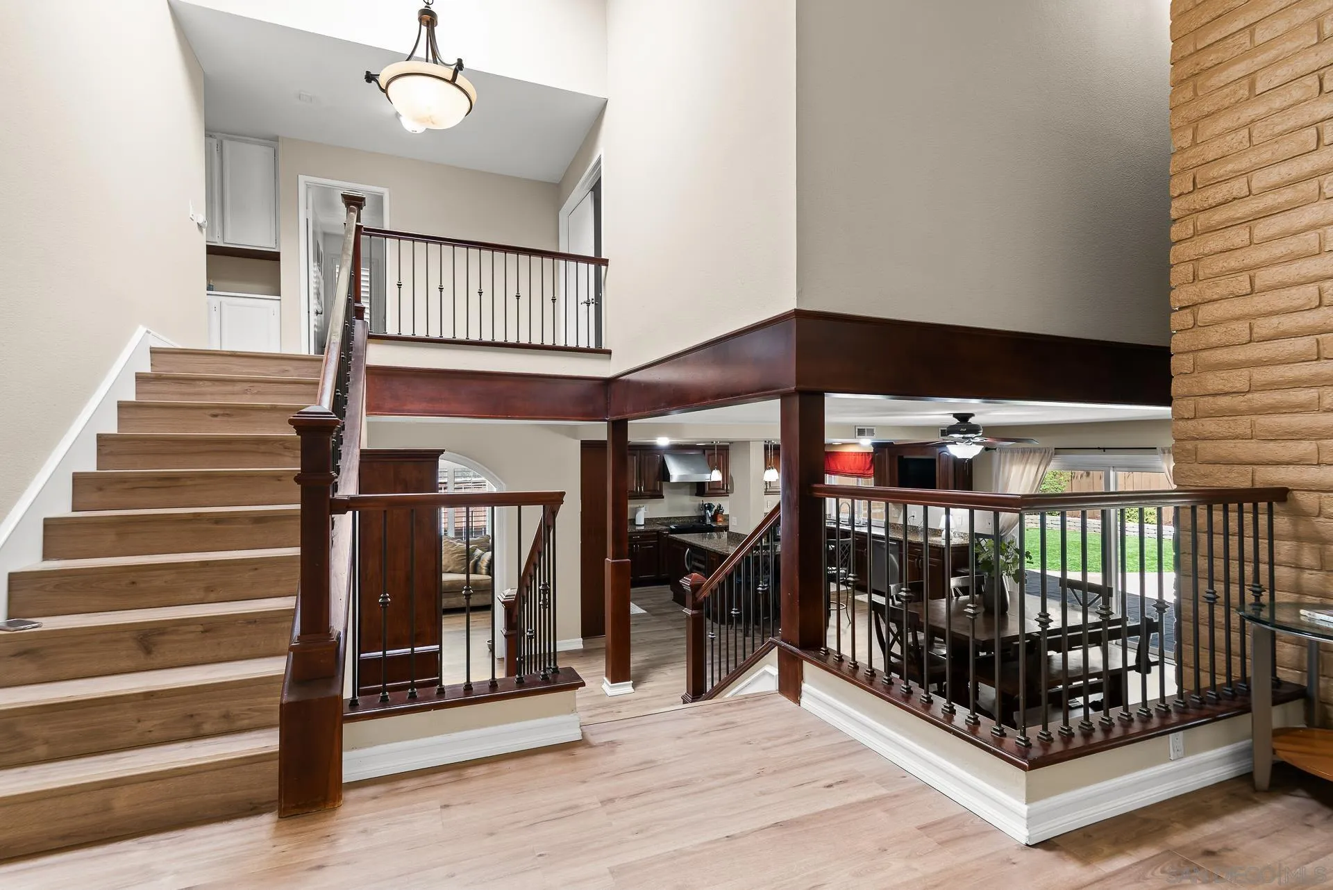 https://cdn.realtyfeed.com/cdn/127/260010404/7bb2dca4c9b313d311f5772421eeb164.webp