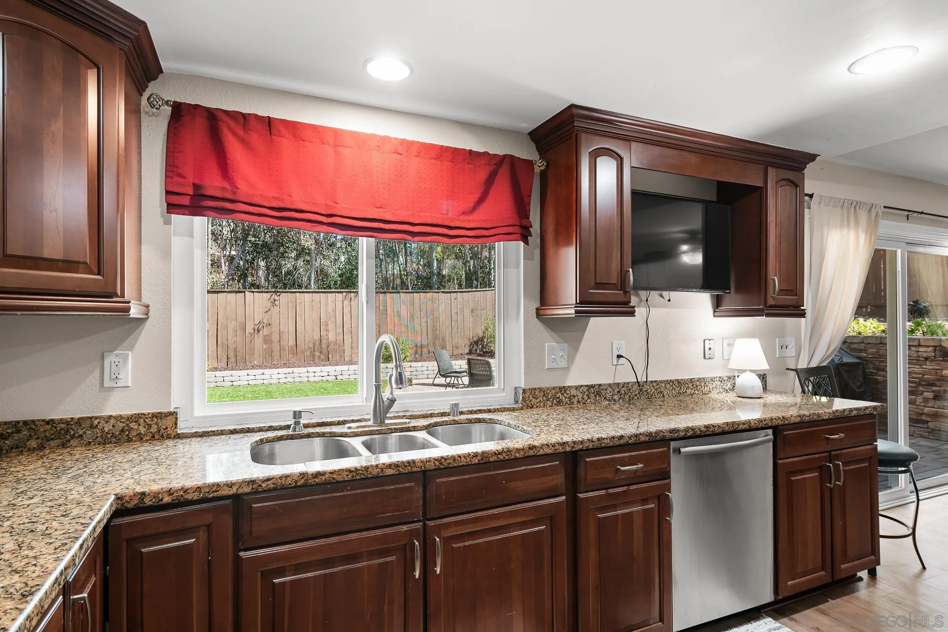 https://cdn.realtyfeed.com/cdn/127/260010404/c126f008aa3697f04950d0e150e4ed21.webp
