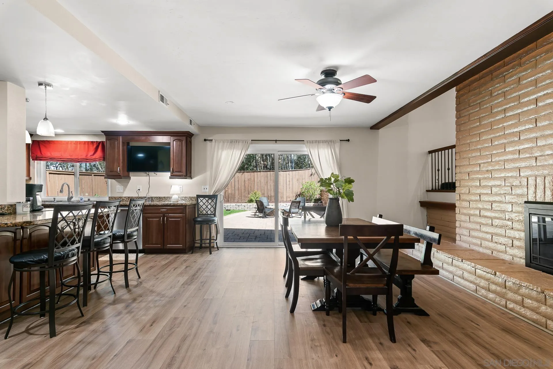 https://cdn.realtyfeed.com/cdn/127/260010404/c780012dc88bad64bd37950b0c8c277e.webp