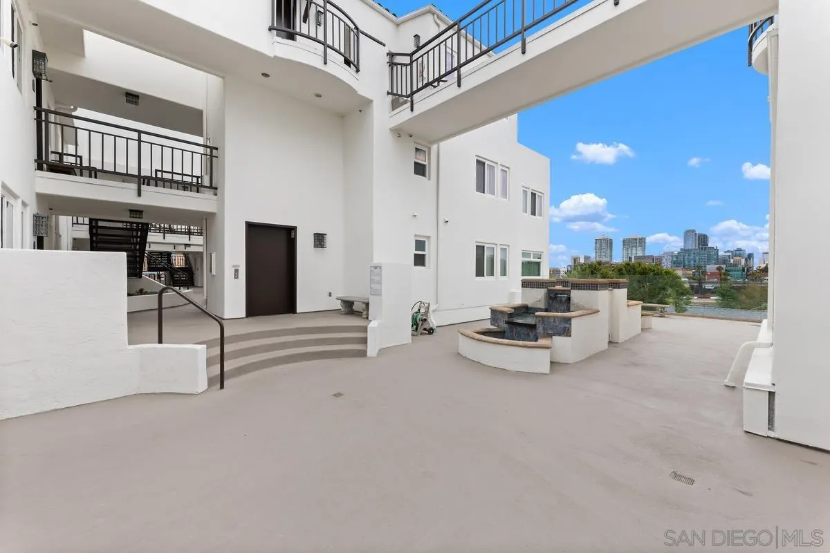 https://cdn.realtyfeed.com/cdn/127/260010408/121c8cd53b77a26370566df114658ed5.webp