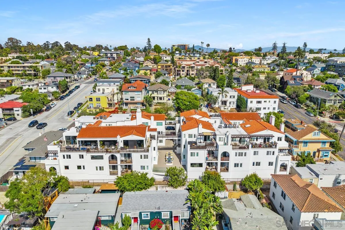 https://cdn.realtyfeed.com/cdn/127/260010408/a3c3394df6e4b6bdc4cb614b8a36f378.webp