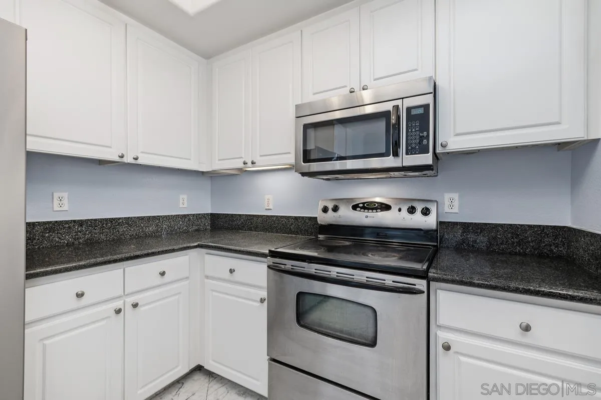 Photo #15: 260010409 Listing: Photo #15