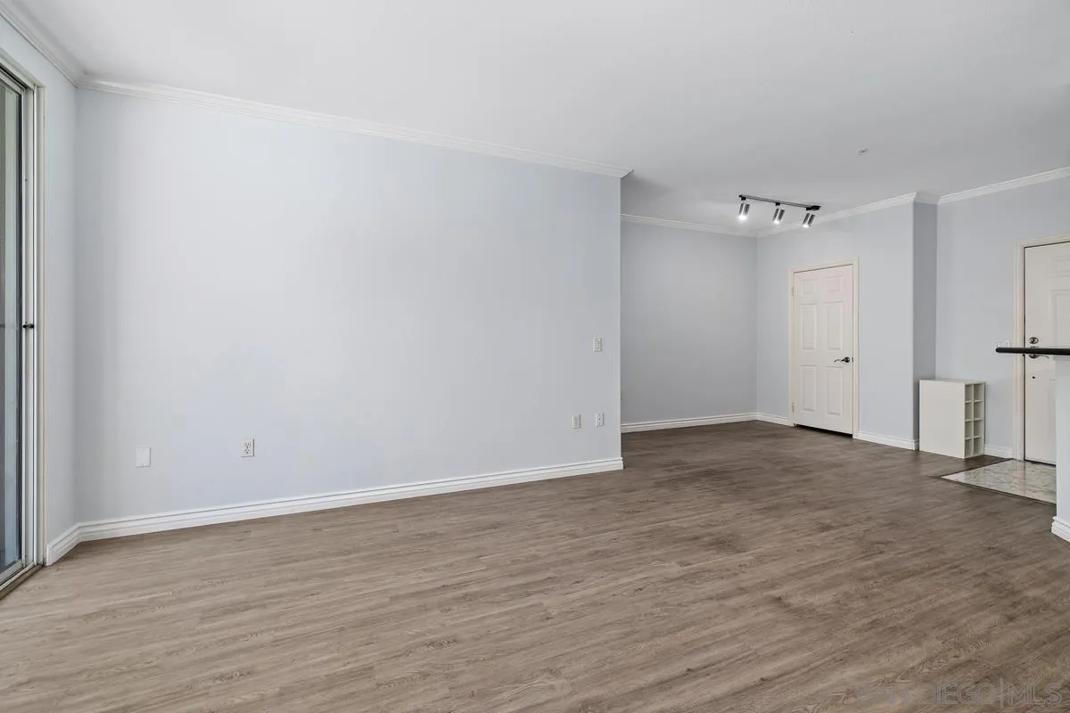 Photo #6: 260010409 Listing: Photo #6