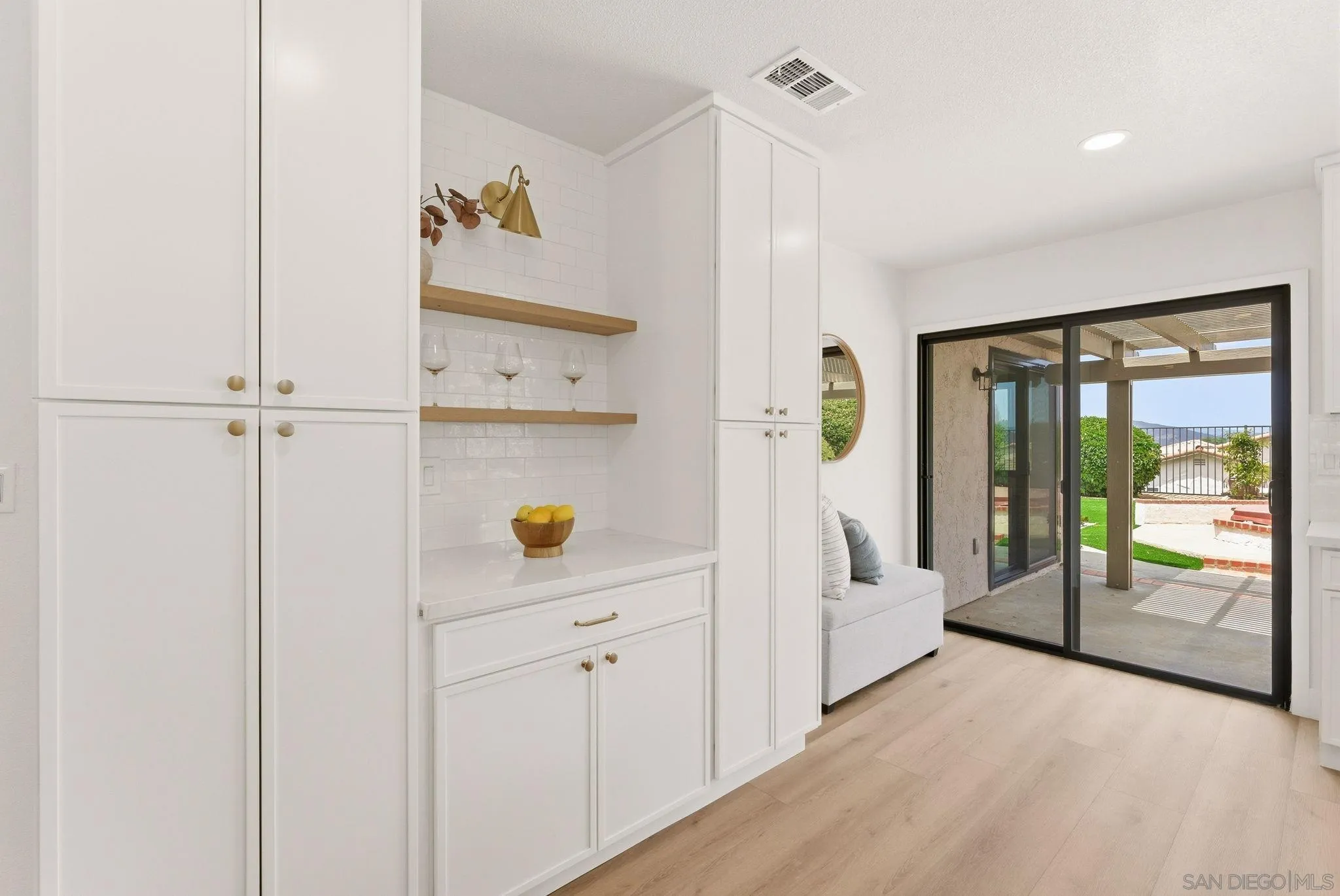 https://cdn.realtyfeed.com/cdn/127/260010410/1dc4ab8a12558d334ed66231e16dc013.webp