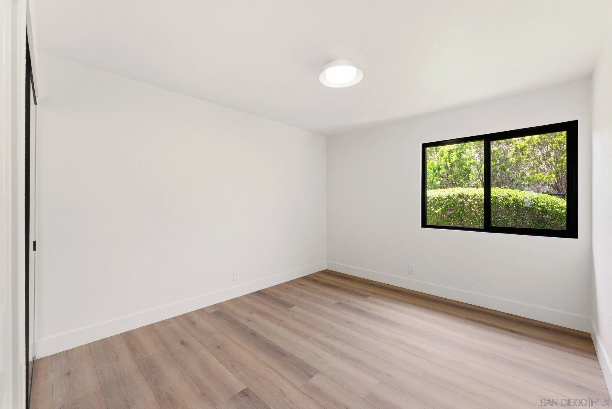 https://cdn.realtyfeed.com/cdn/127/260010410/24e03e2105b9b03841f52f3a8175bf20.webp