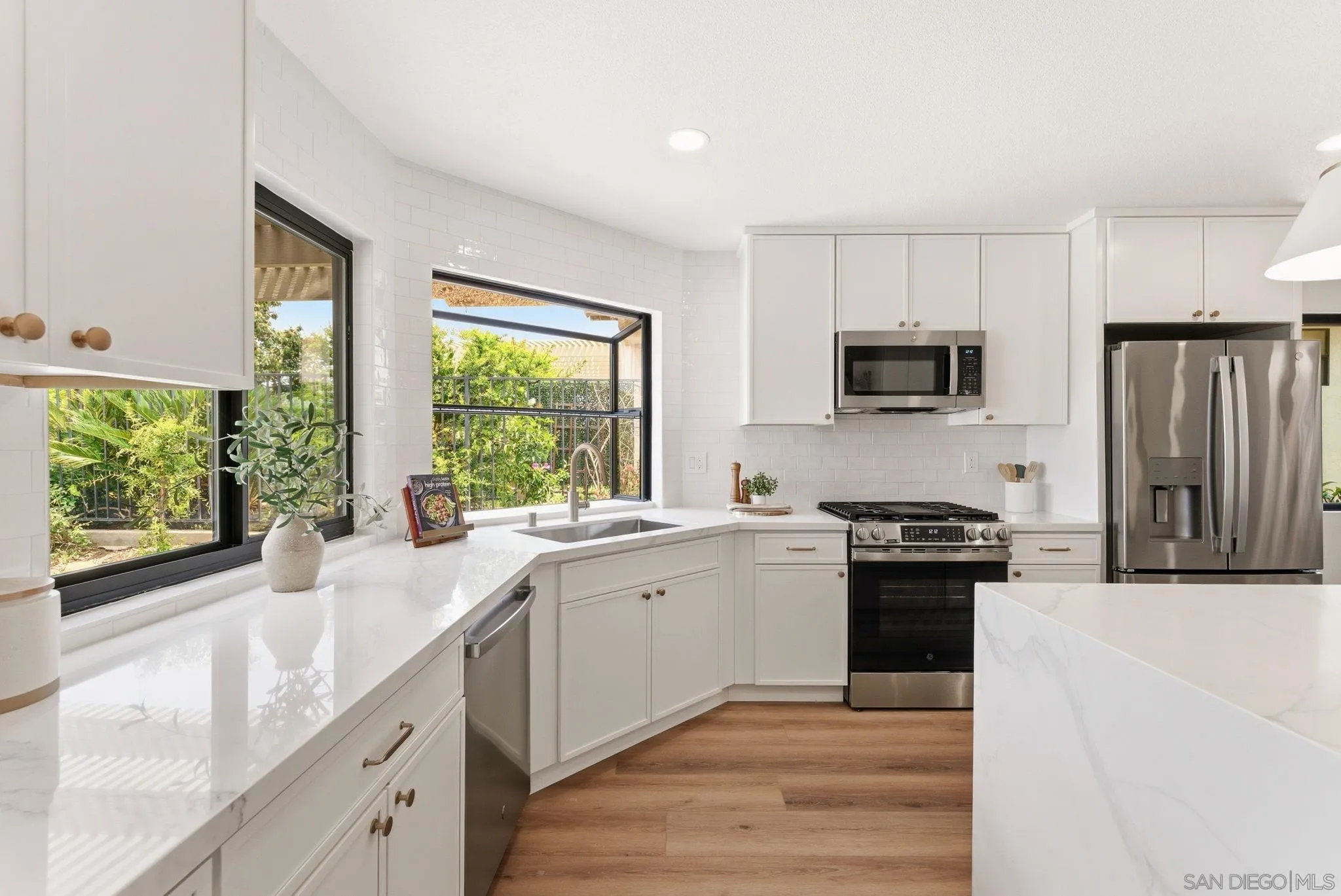 https://cdn.realtyfeed.com/cdn/127/260010410/4b066fb6e32d1de8c2e9de7da1bade8d.webp
