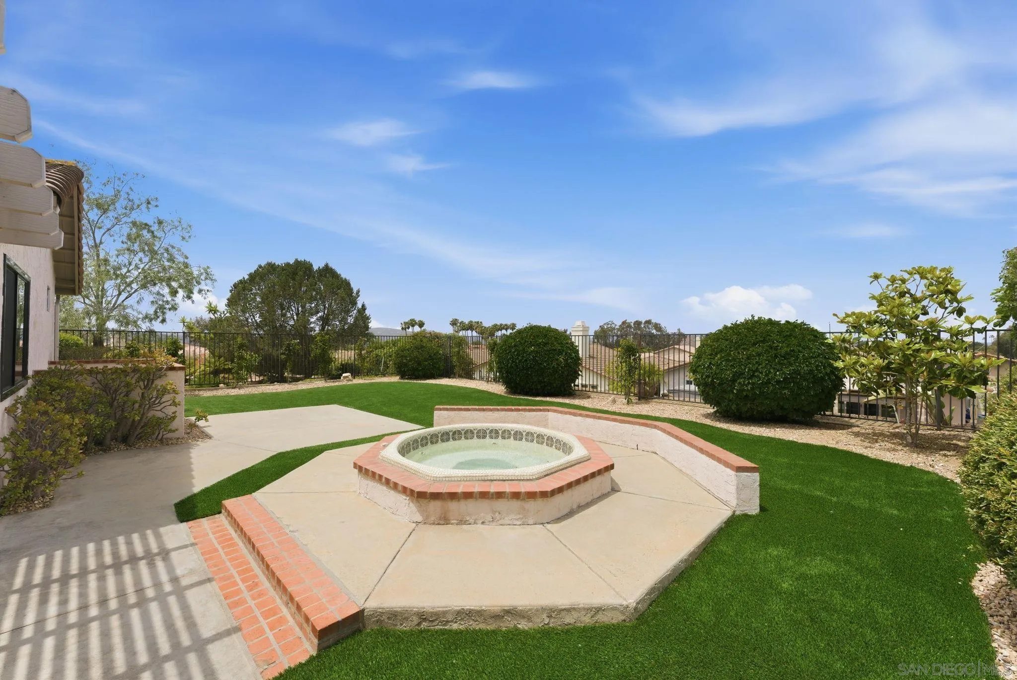 https://cdn.realtyfeed.com/cdn/127/260010410/4b306ca9c267c1c1f3a999b964e9f63c.webp
