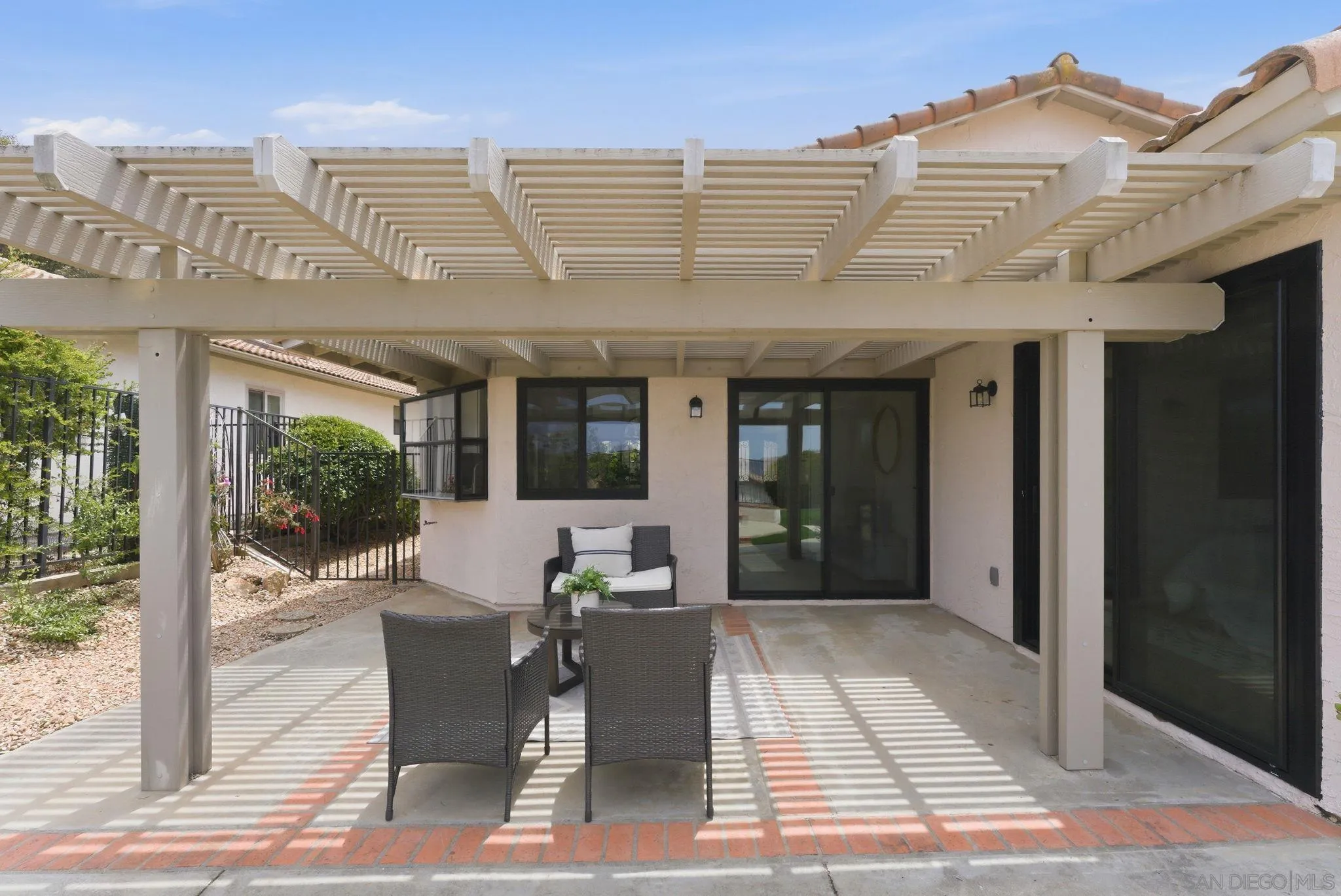 https://cdn.realtyfeed.com/cdn/127/260010410/742441590975fbab1a876f95a6327271.webp