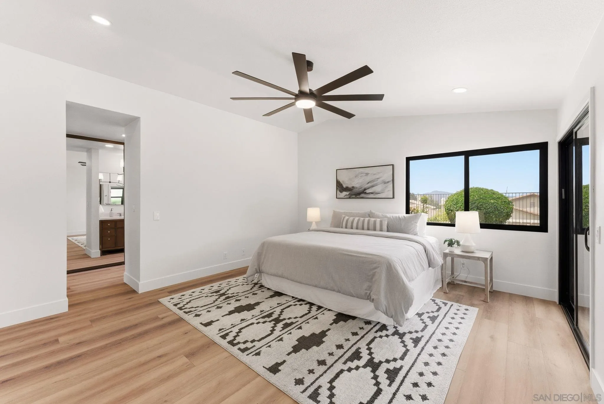 https://cdn.realtyfeed.com/cdn/127/260010410/aae032faeb02bd71a7b87918408bfaba.webp