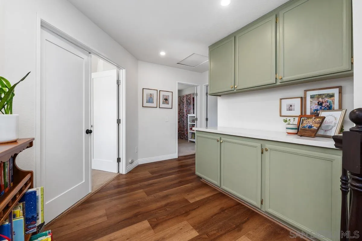 https://cdn.realtyfeed.com/cdn/127/260010416/4ccbb2097bed9b79279d3765874919dd.webp
