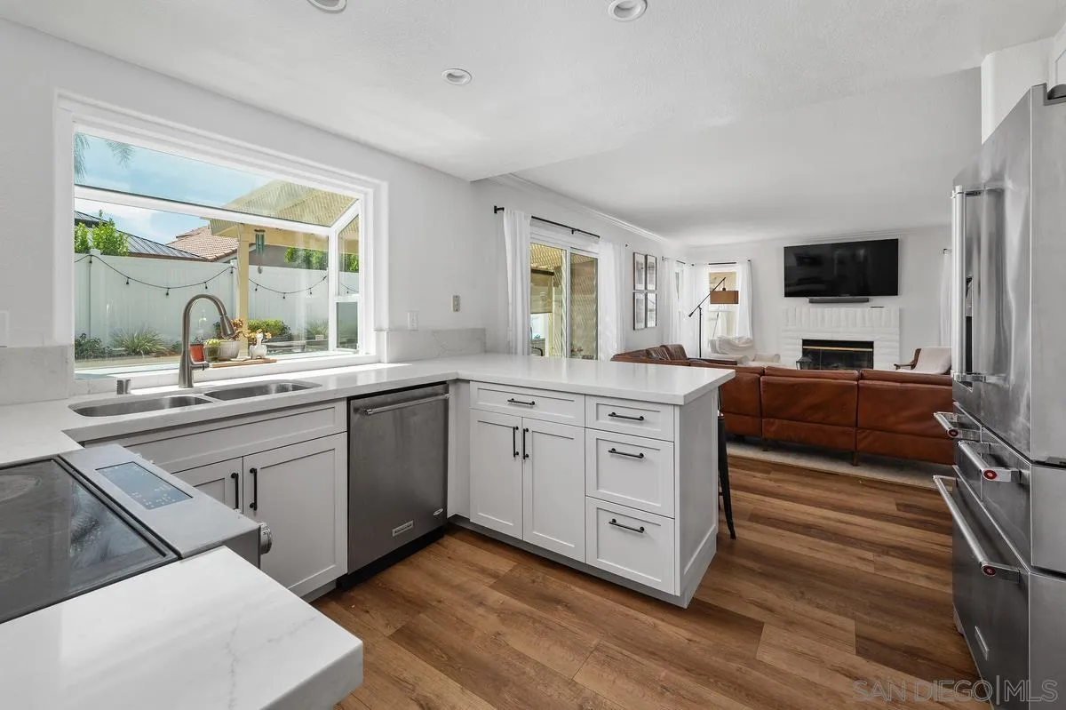 https://cdn.realtyfeed.com/cdn/127/260010416/ac85ea7baecb86f49ec979a2d1e7c343.webp