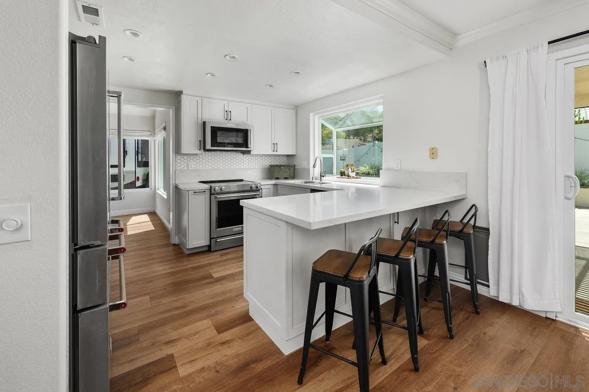https://cdn.realtyfeed.com/cdn/127/260010416/cef5d5f058996f8ddbaeca6b5125e309.webp