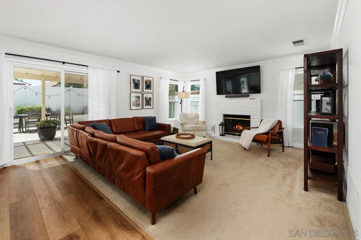 https://cdn.realtyfeed.com/cdn/127/260010416/df1b81c36eaa3d8ea9633b0cd6b46bc1.webp