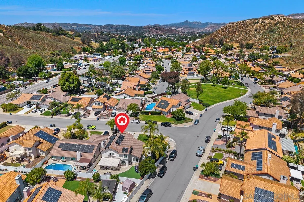 https://cdn.realtyfeed.com/cdn/127/260010416/f80de56adfc160931c69837d80f85a3d.webp