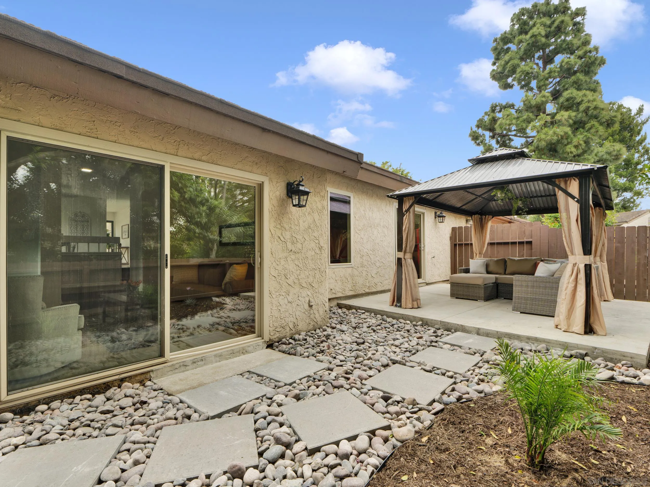 https://cdn.realtyfeed.com/cdn/127/260010417/72c04b42233a3e4e14cfecbd080e6db4.webp