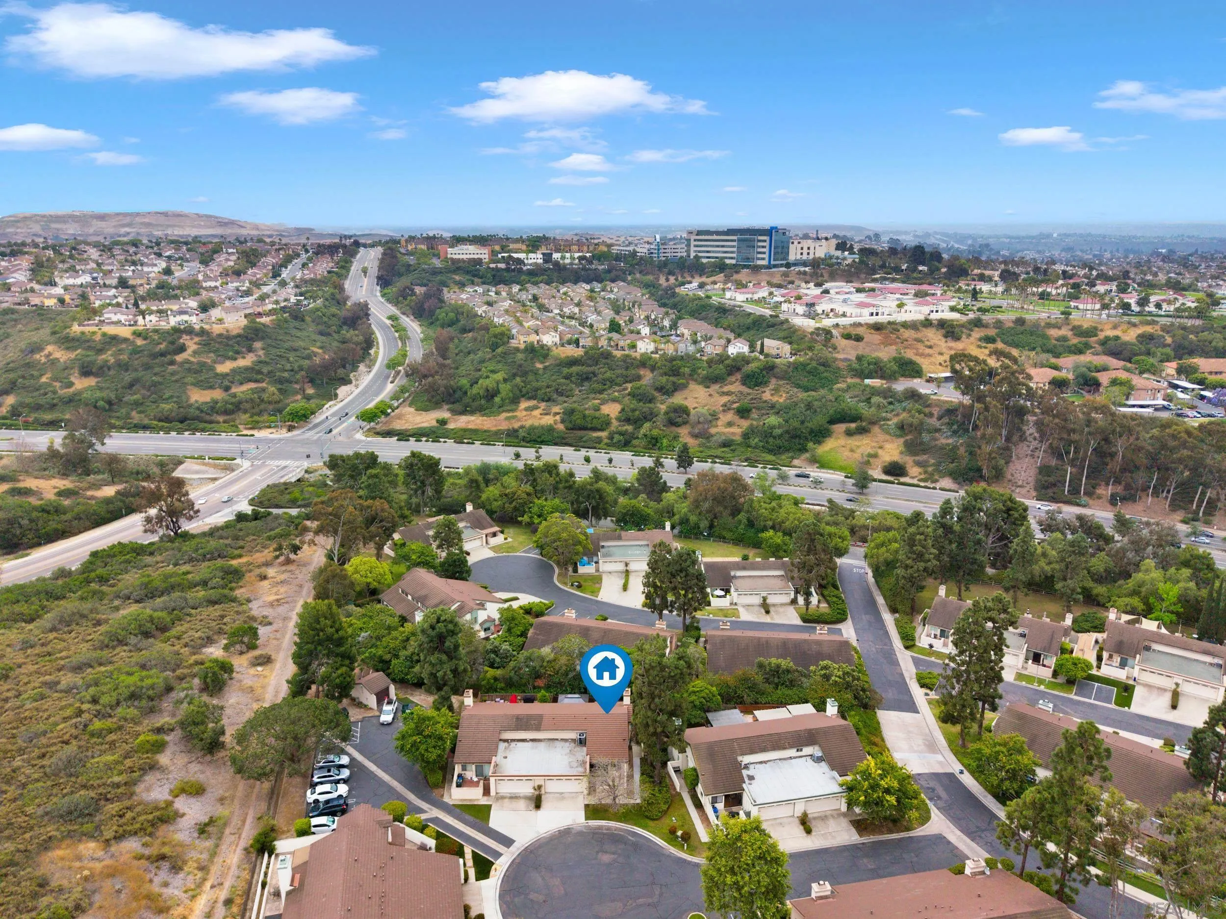 https://cdn.realtyfeed.com/cdn/127/260010417/a2296797ddefcd70a6a404bf66bd1030.webp