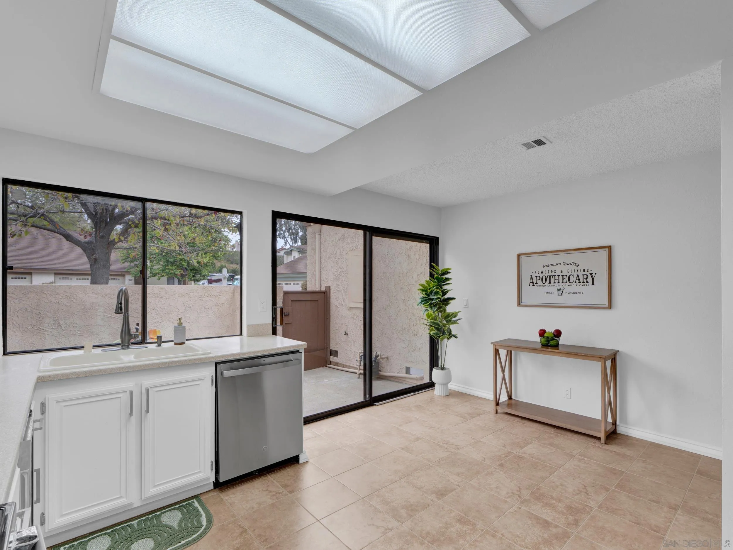 https://cdn.realtyfeed.com/cdn/127/260010417/a68dc4bf2e90958138046d3a9c9cd6c3.webp