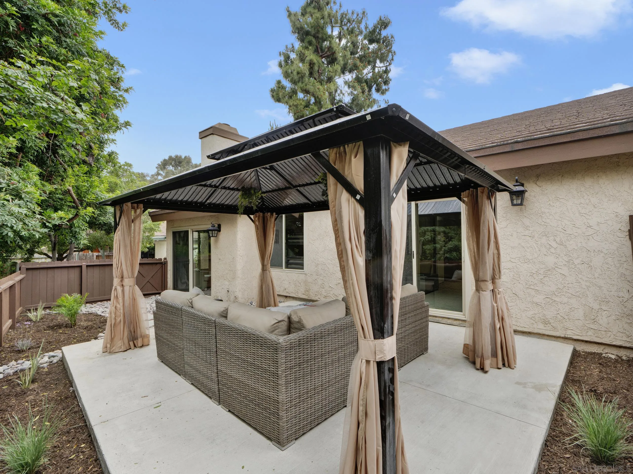 https://cdn.realtyfeed.com/cdn/127/260010417/b1ed755b9e5fa6c2d1701d0222f751cd.webp