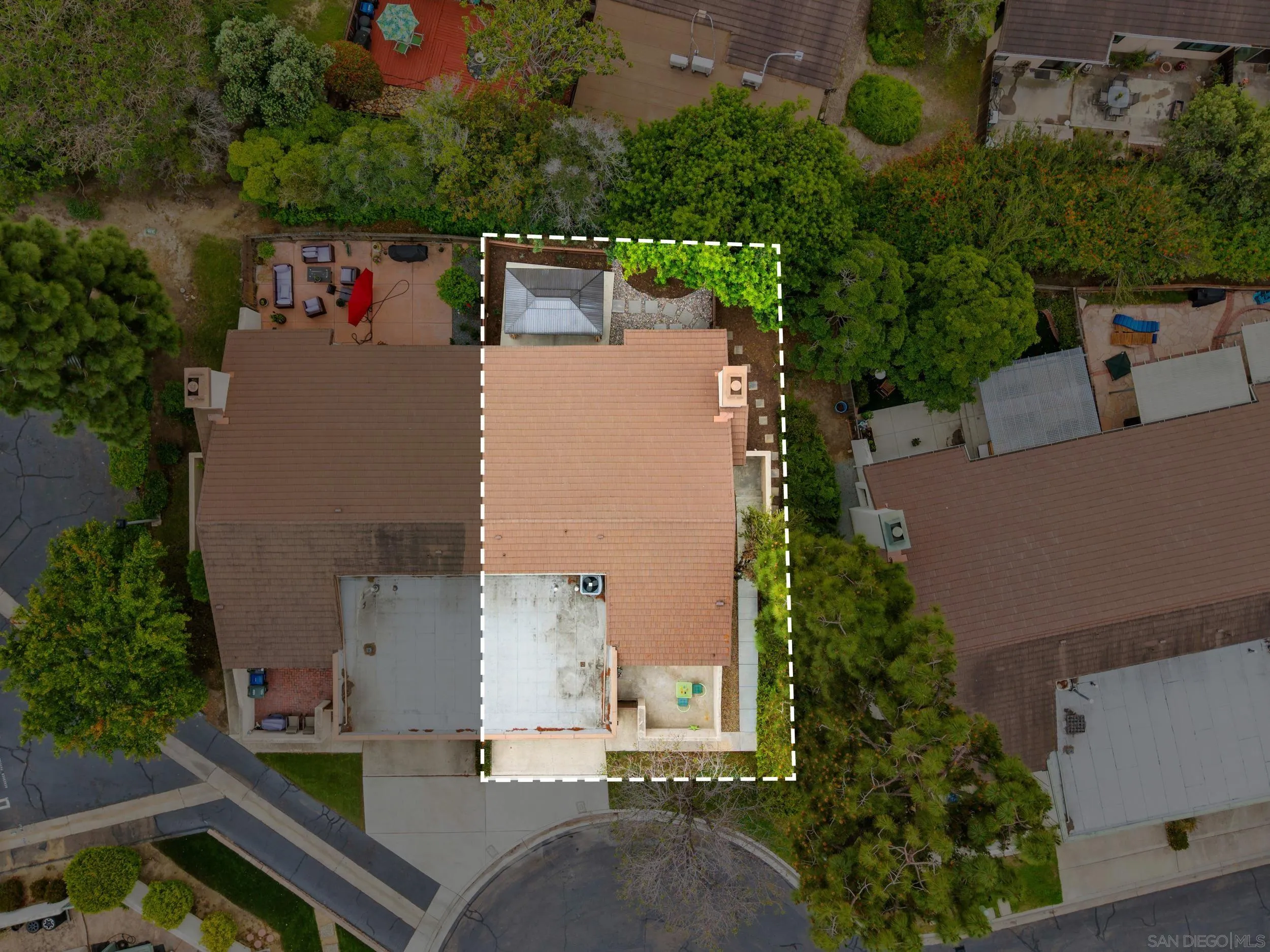 https://cdn.realtyfeed.com/cdn/127/260010417/b59def906e96ed5f84babe8678a4ae53.webp