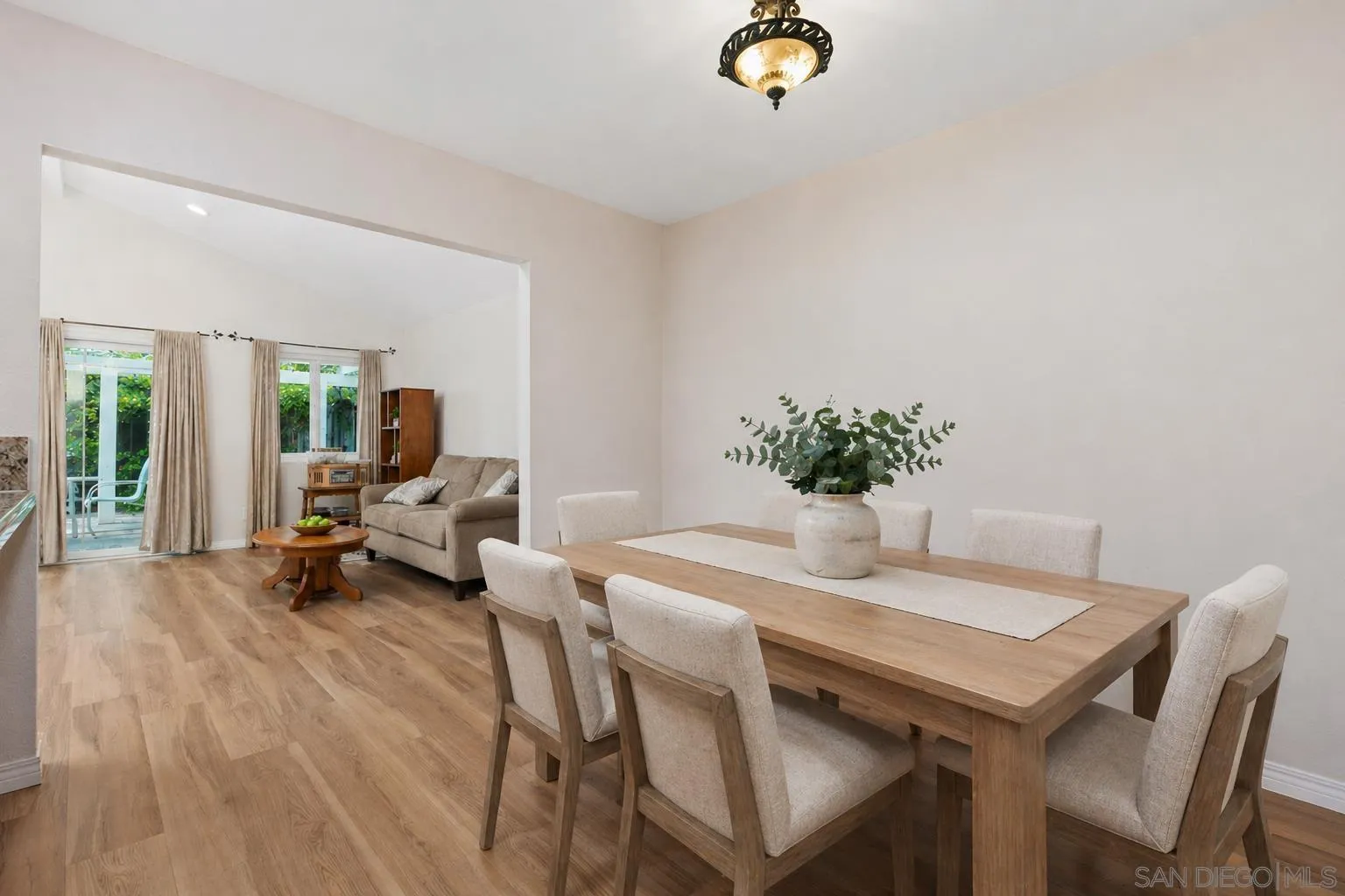https://cdn.realtyfeed.com/cdn/127/260010424/2ce49b187d64d21307a227c9d2be6323.webp