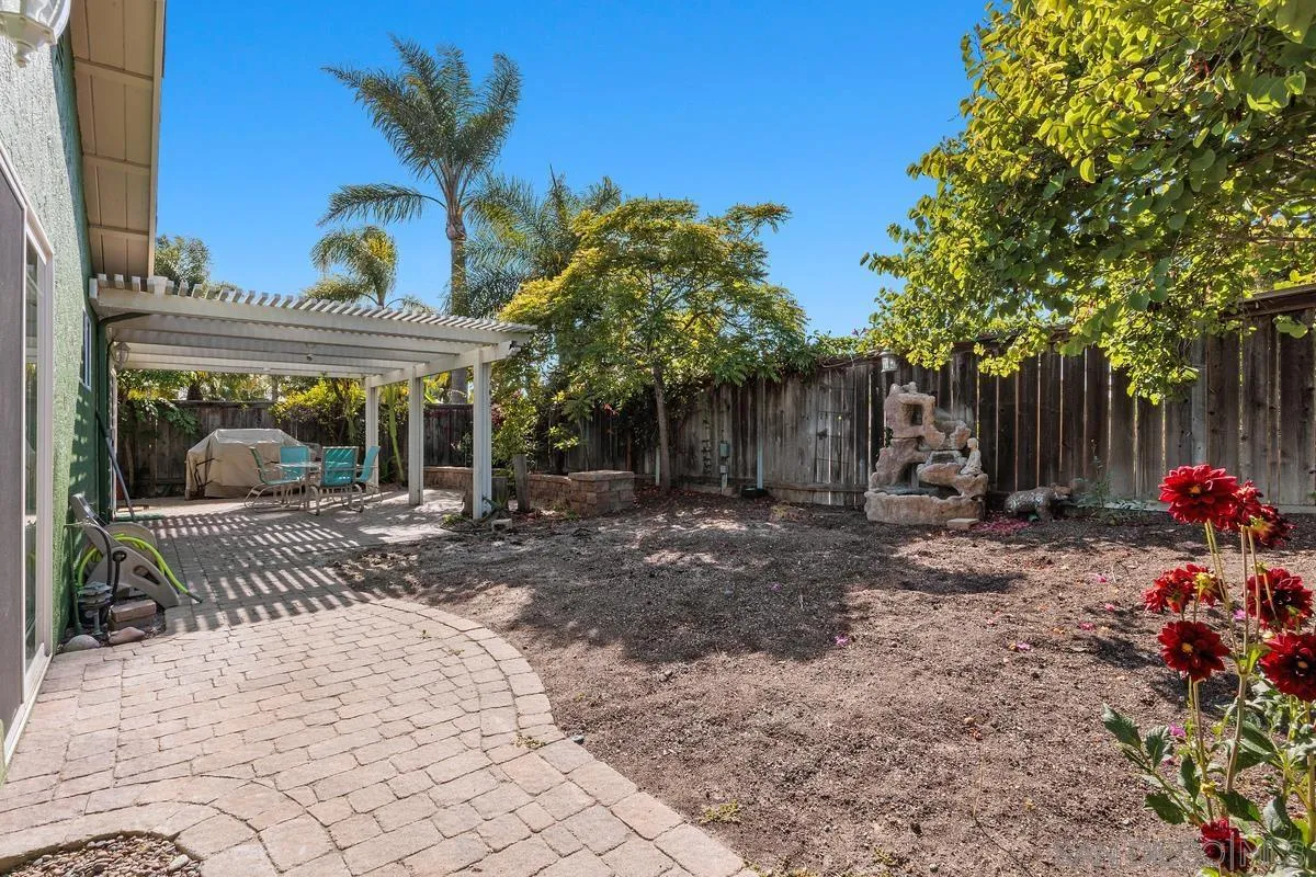 https://cdn.realtyfeed.com/cdn/127/260010424/7493fdef21554dd22a0f2cc2bbddc6ca.webp