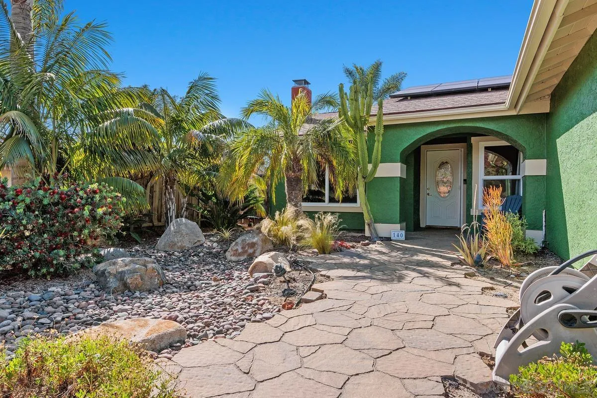 https://cdn.realtyfeed.com/cdn/127/260010424/805737a83506bcbbe71f1dd2e35e43e1.webp