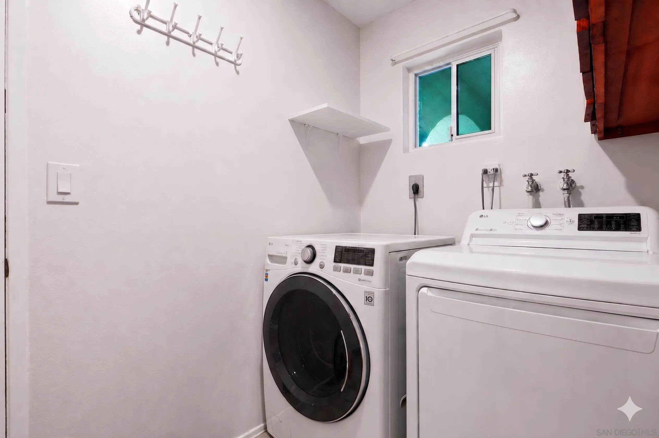 https://cdn.realtyfeed.com/cdn/127/260010424/c8082f7f3161f029c776ea5f3a7bc5fa.webp