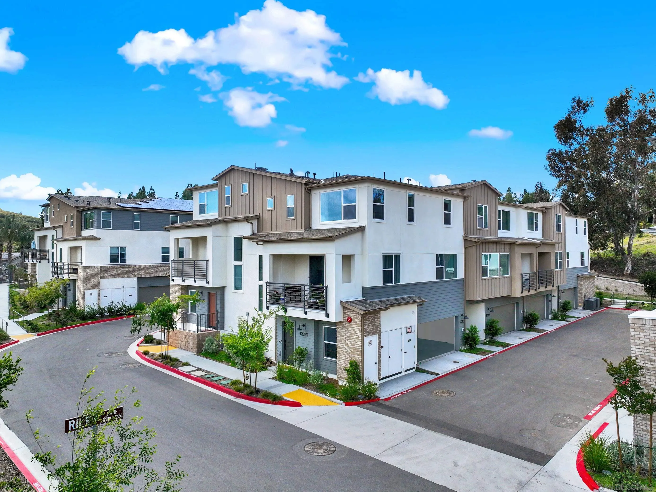 Photo #3: 260010426 Listing: Photo #3