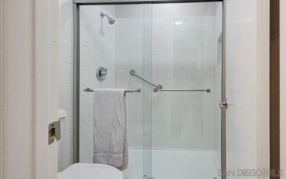 Photo #35: 260010429 Listing: Photo #35