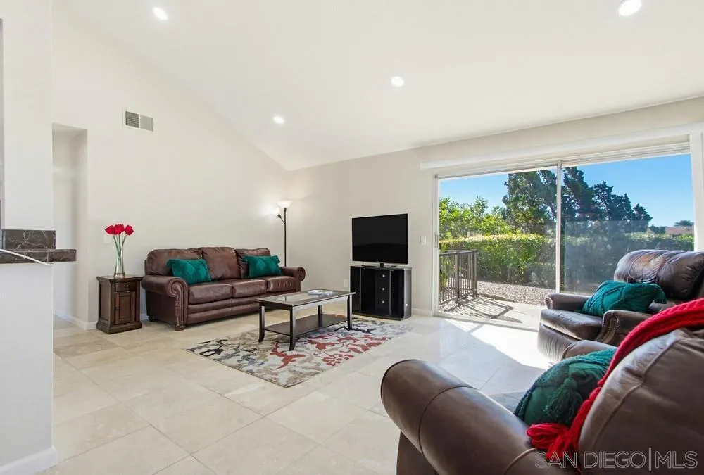 Photo #8: 260010429 Listing: Photo #8